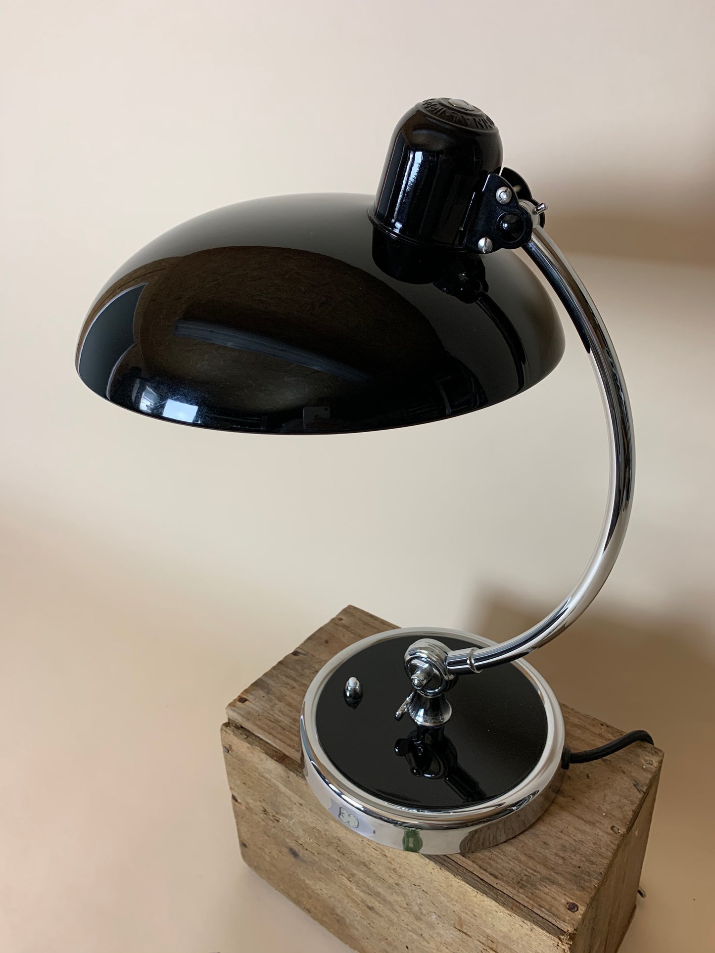 Kaiser Idell Modell 6631 - Schwarz