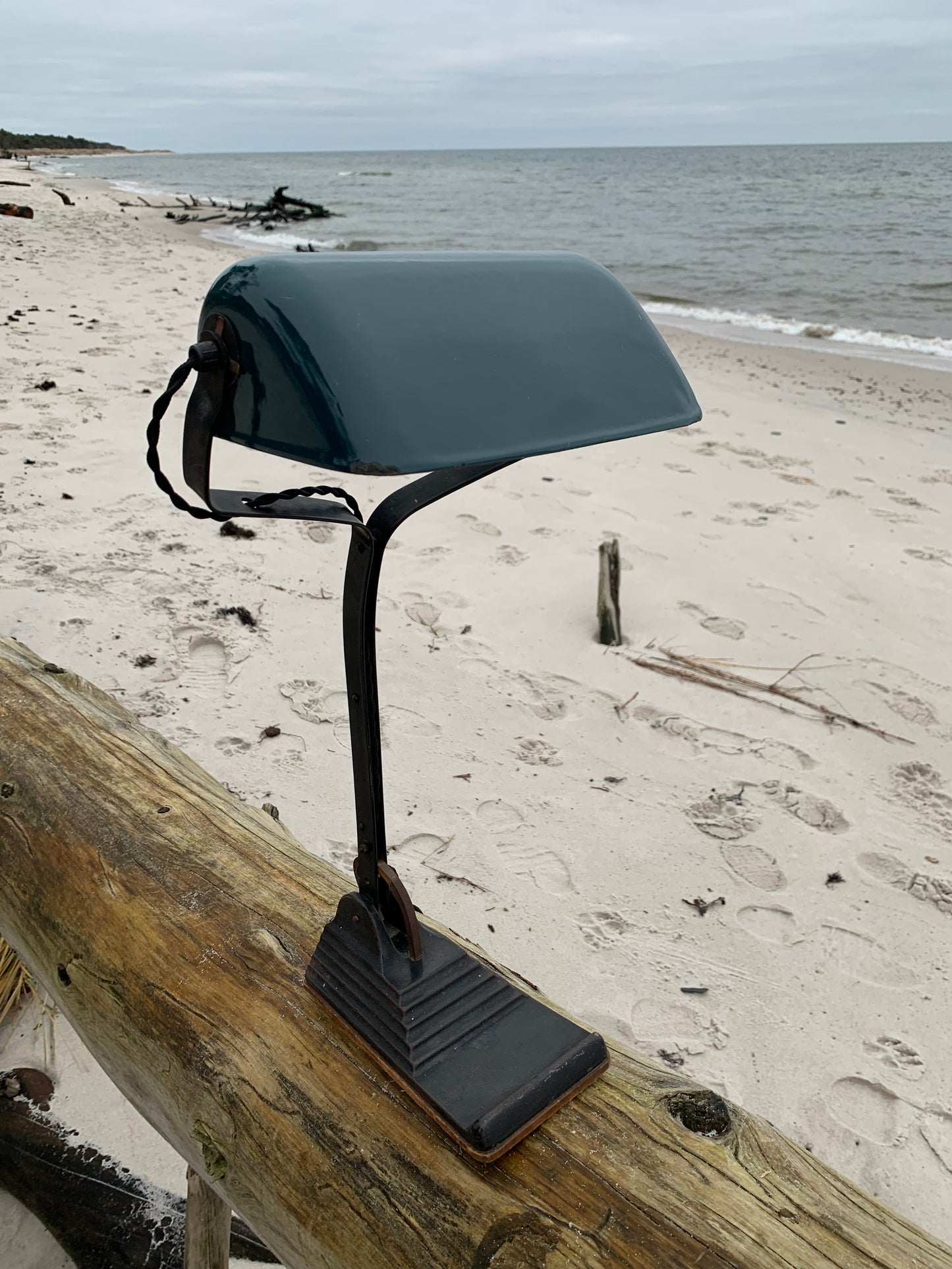 Notarlampe mit Emailschirm