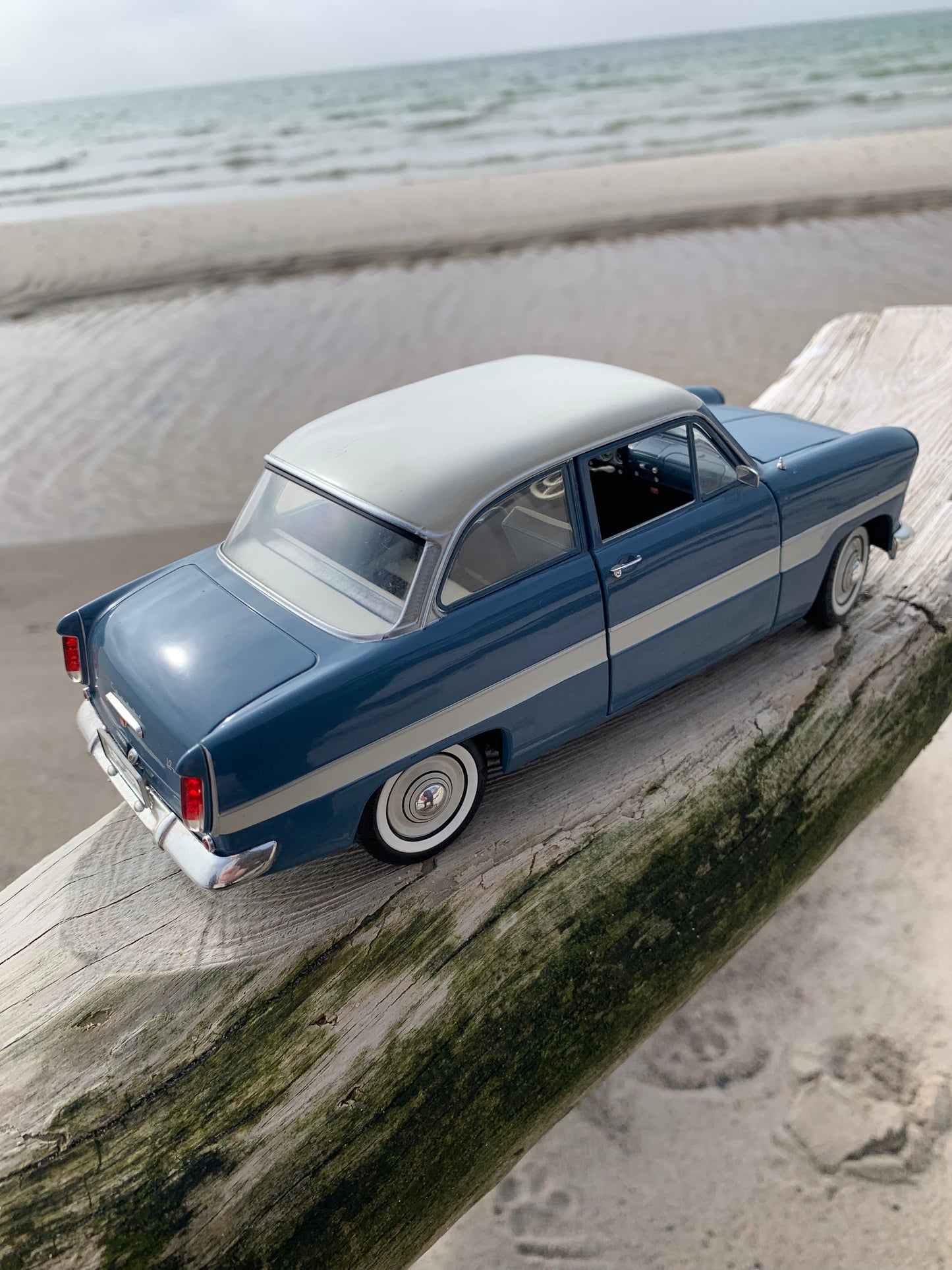 Ford Taunus 12M