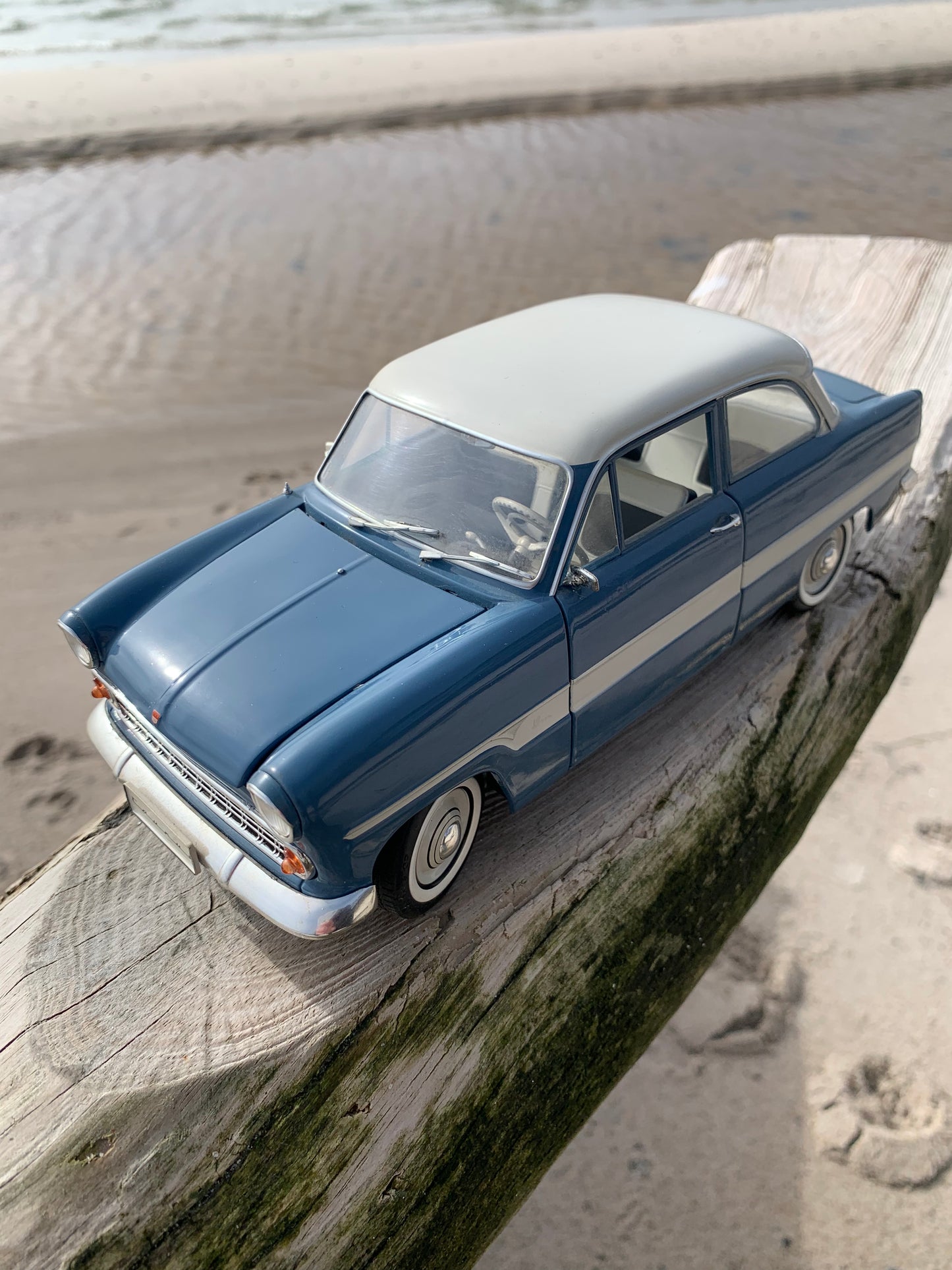 Ford Taunus 12M