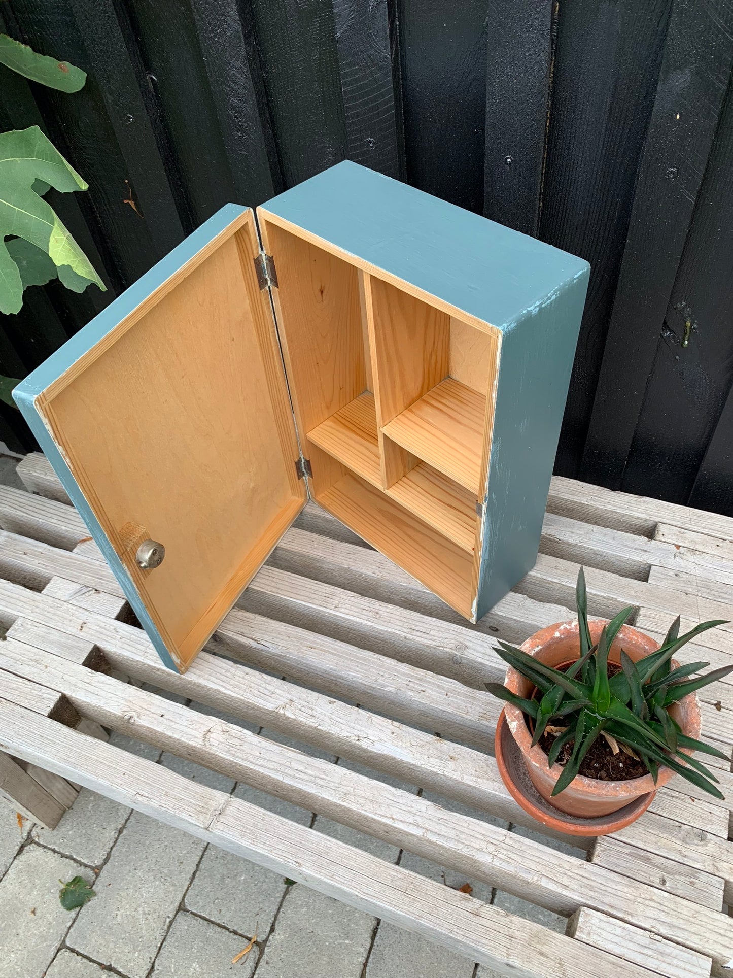Medizinschrank