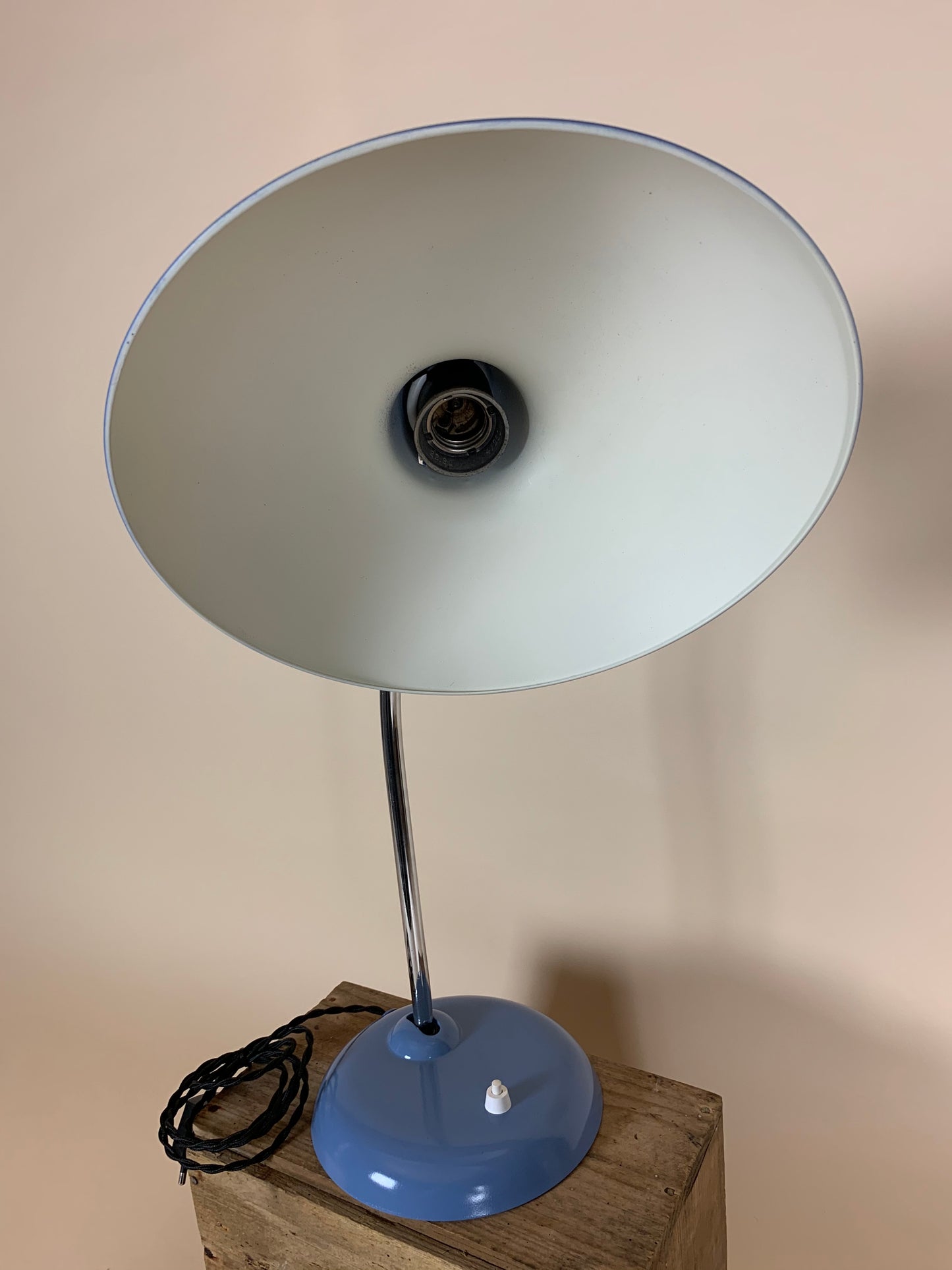 Kaiser Idell 6786 - Taubenblau