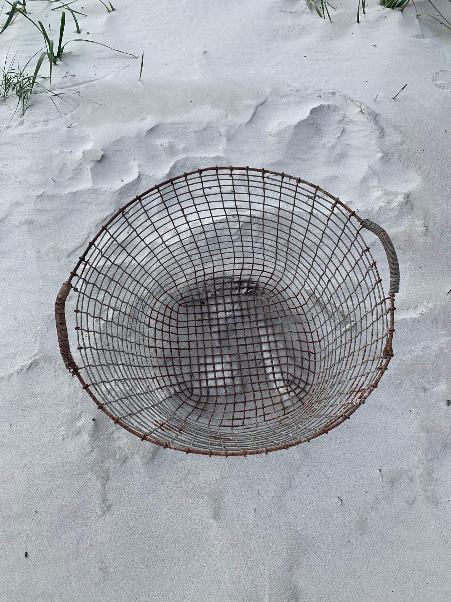 Großer Rohdrahtkorb