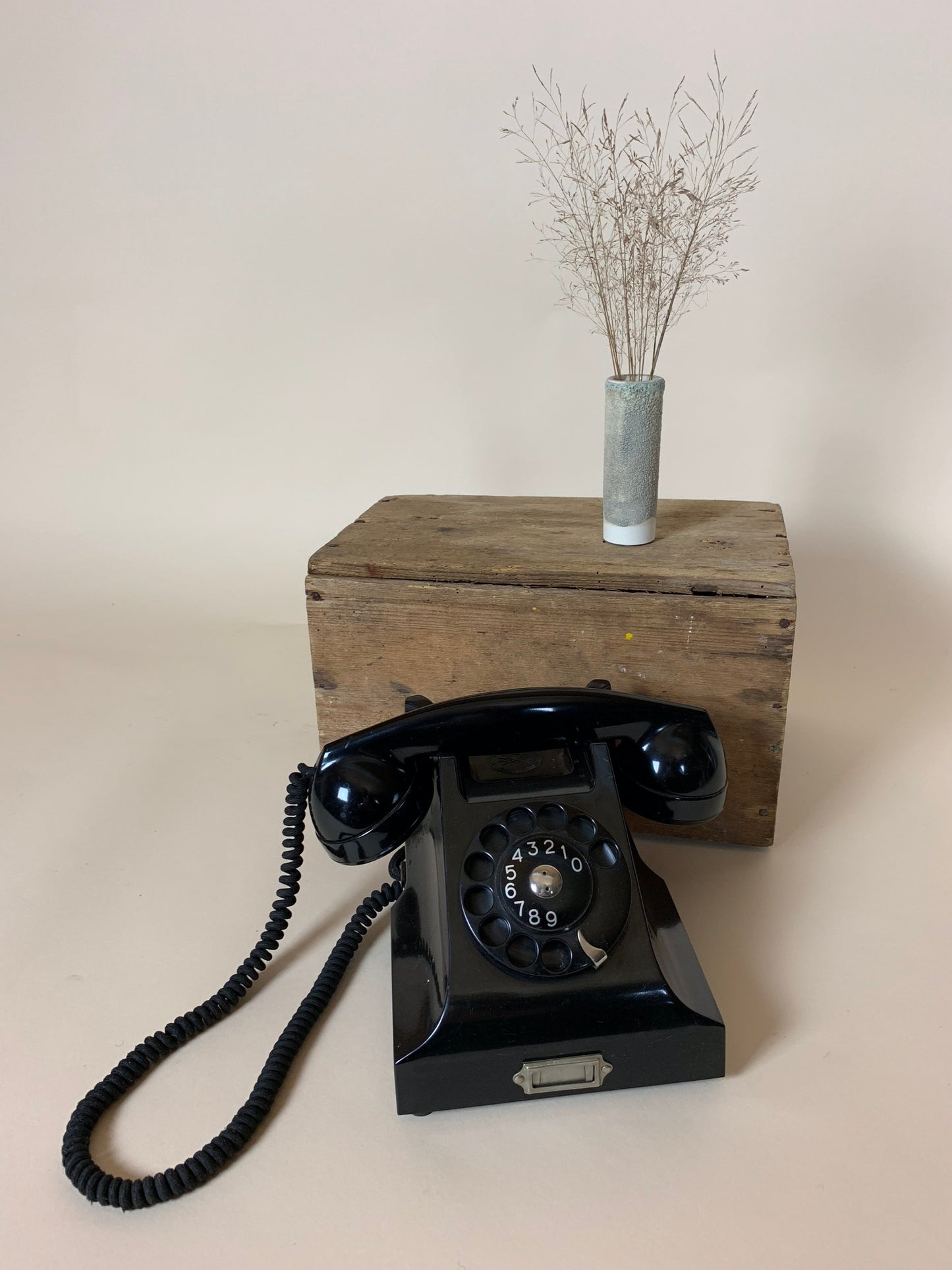 Altes Telefon aus Bakelit
