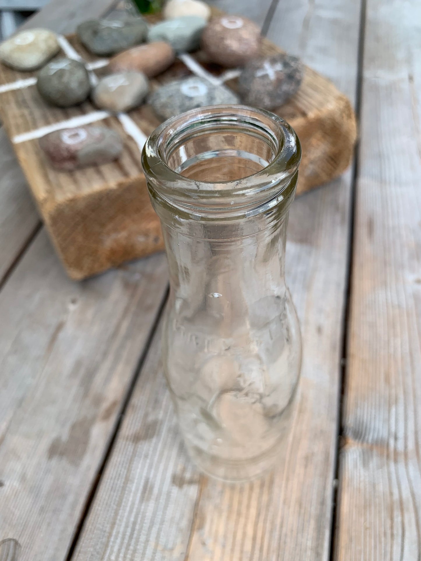 Alte Milch- und Sahneflasche.