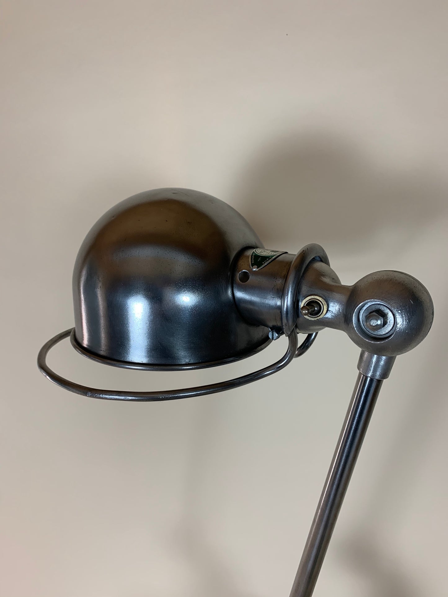 Jieldé-Lampe mit einem Arm und einem schönen Fuß