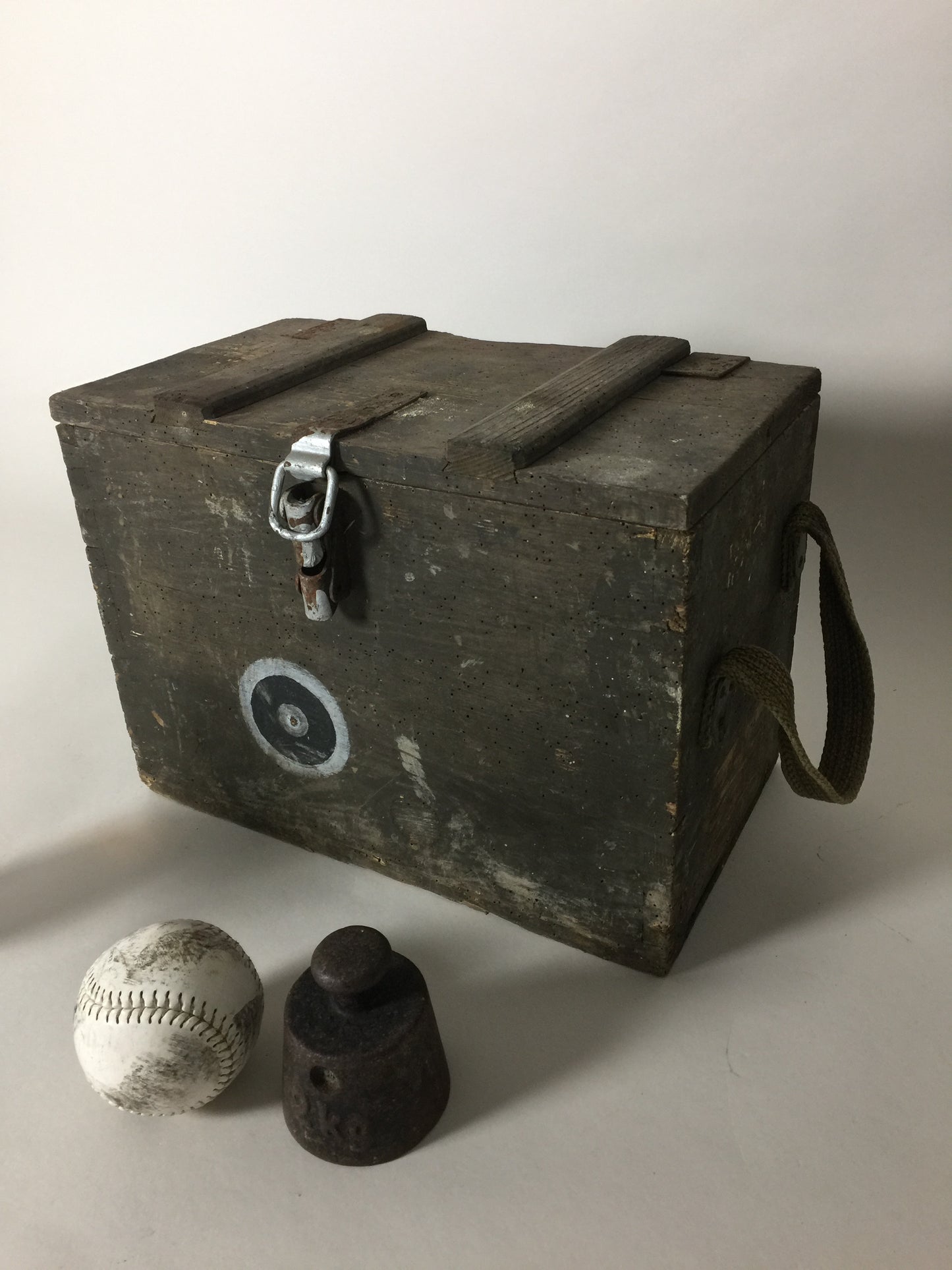 Munitionskiste aus Holz mit Deckel und Griff