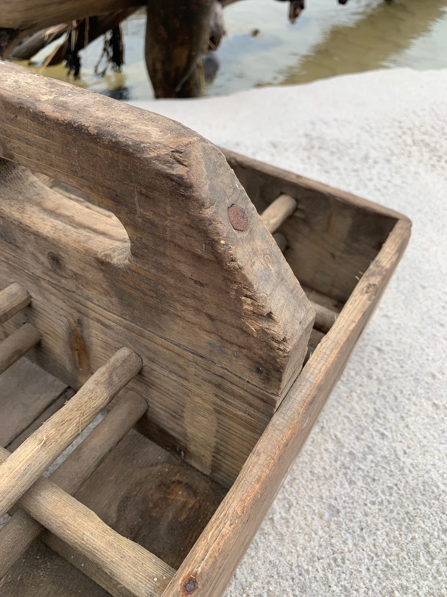 Holzkiste mit 12 Fächern