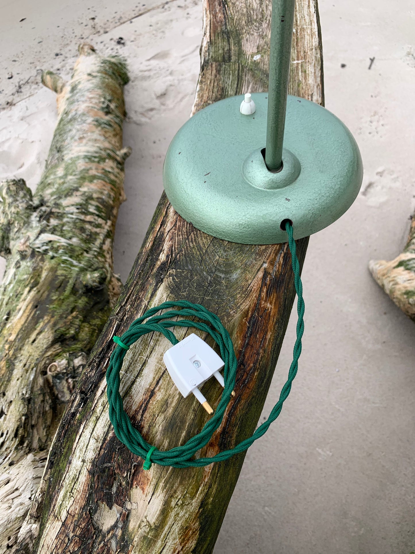 Kaiser Idell 6556 - Grüner Hammerschlaglack