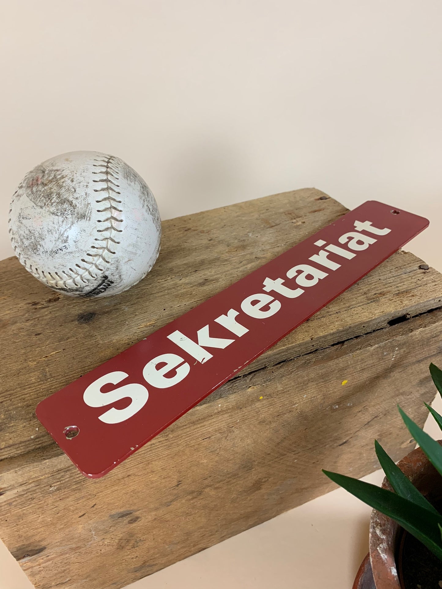 Lustiges Schild - Sekretariat