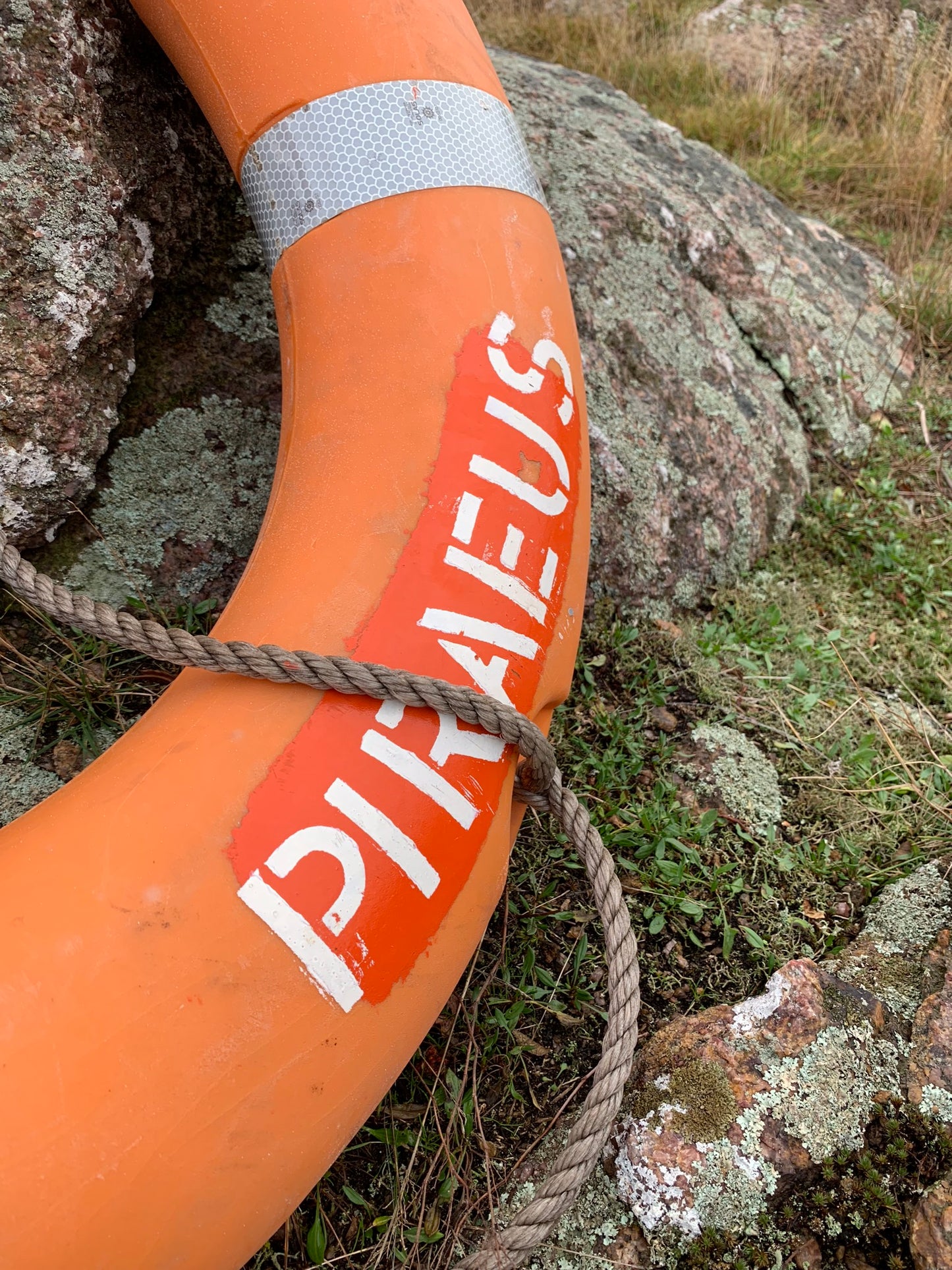 Rettungsring mit Schrift