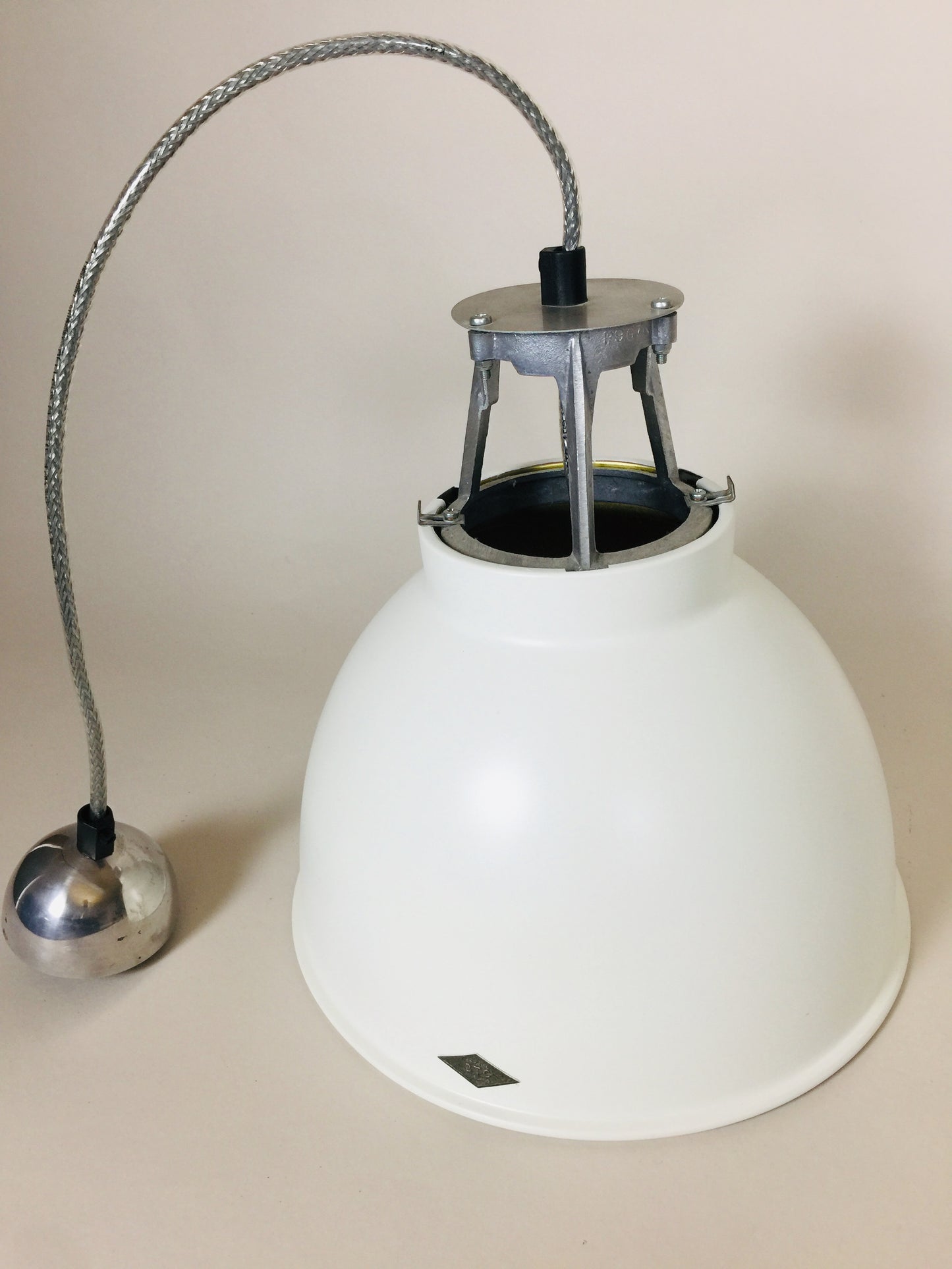 BTC-Lampe weiß mit Gold - Titan