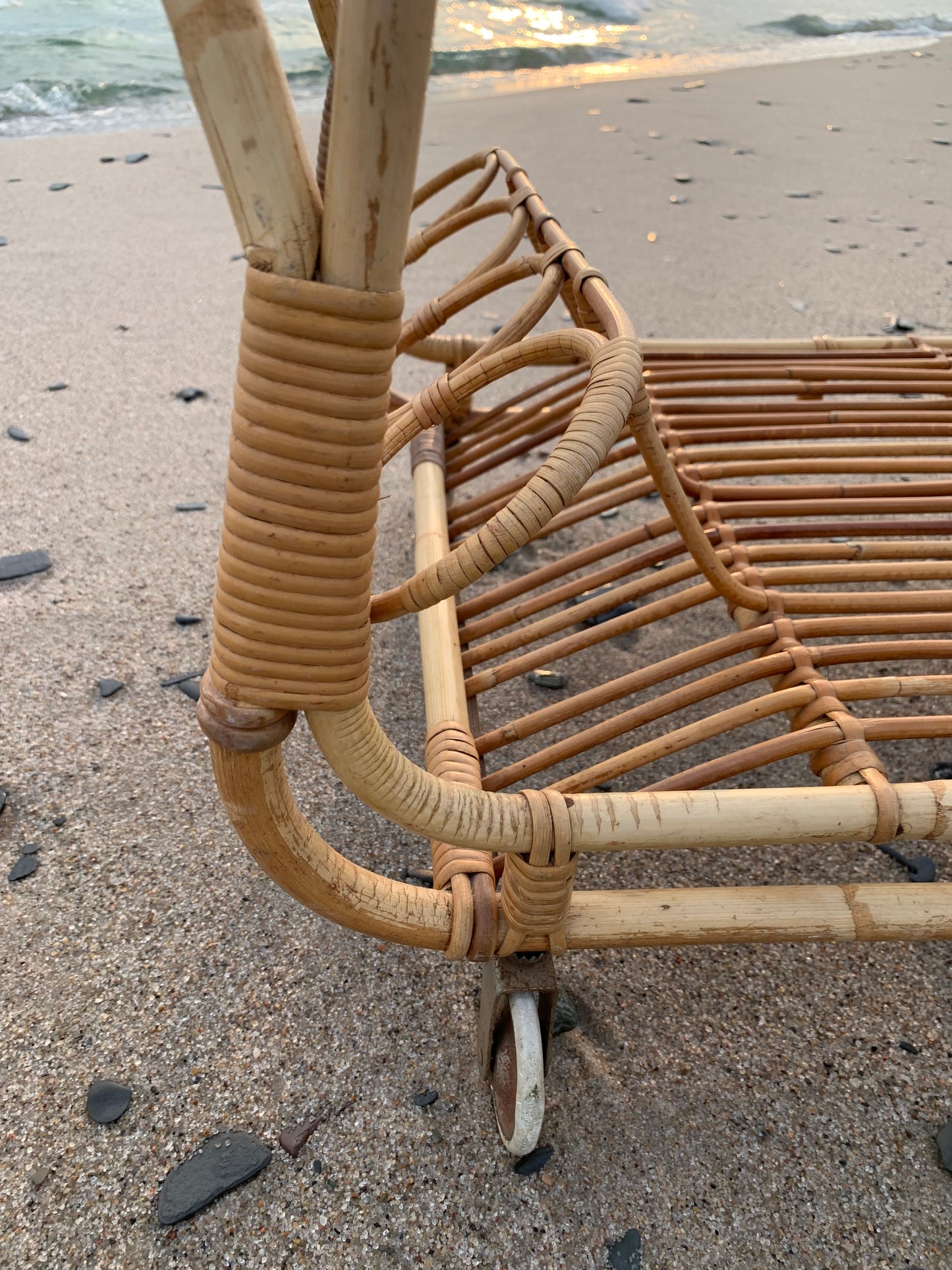 Tisch/Wagen aus Bambus