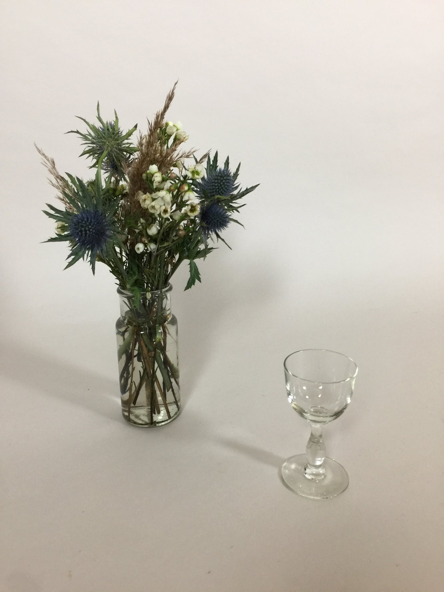 Schönes kleines dekoratives Glas