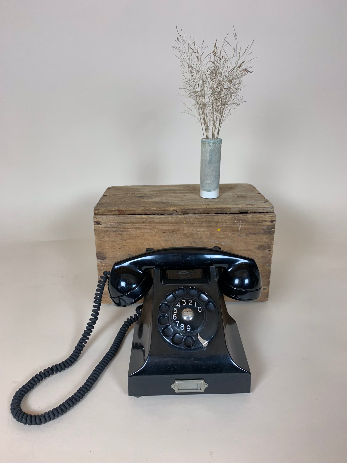 Altes Telefon aus Bakelit