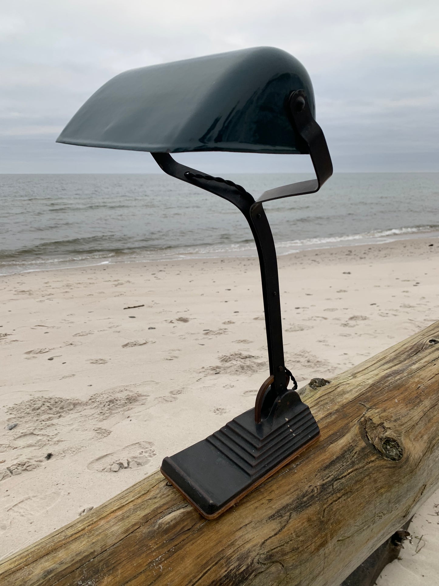 Notarlampe mit Emailschirm