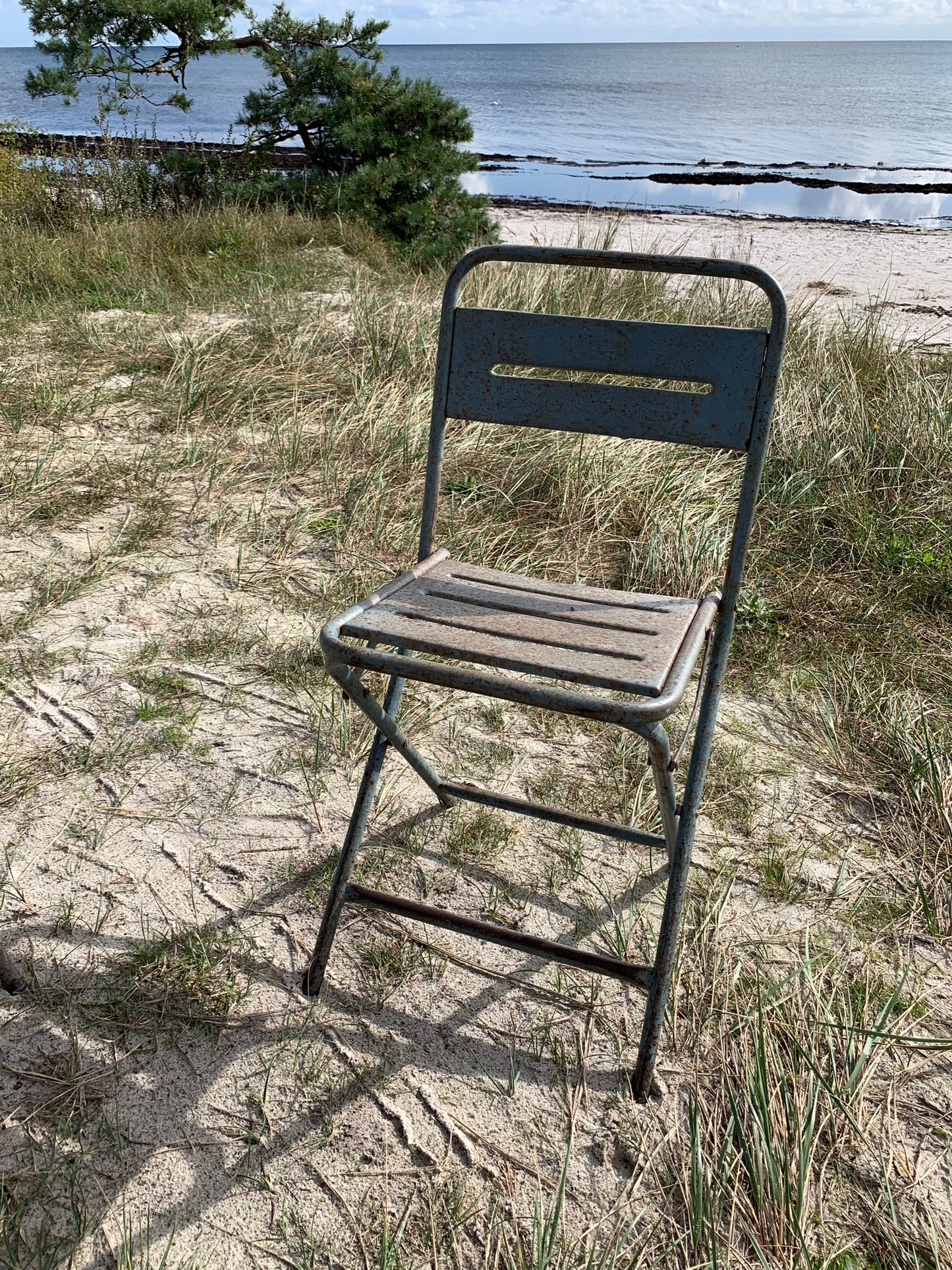 Roher Klappstuhl mit Patina - der Preis gilt pro STCK.