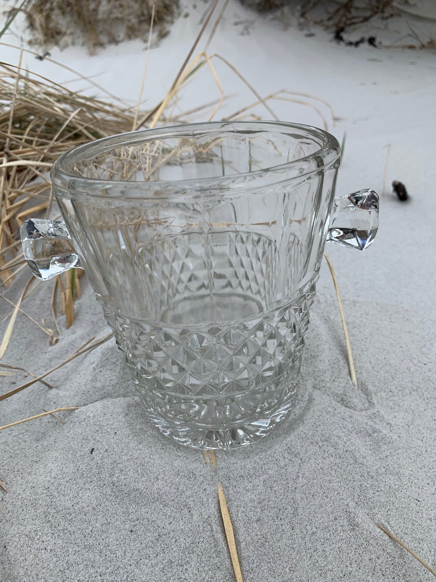 Eiskübel aus Glas mit Muster