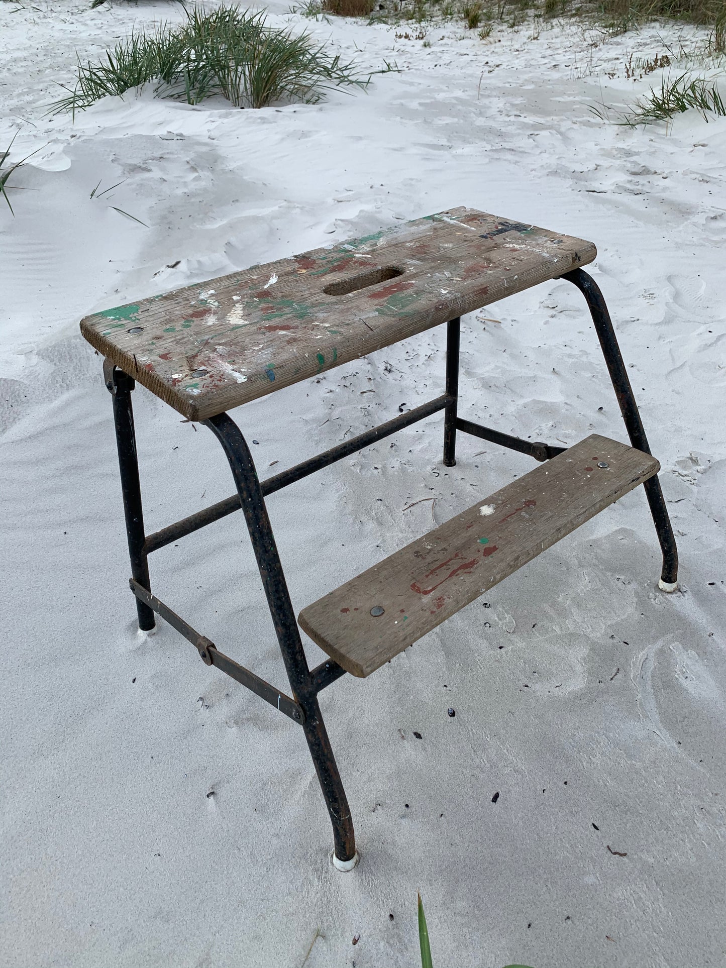 Grobe Trittleiter mit schöner Patina