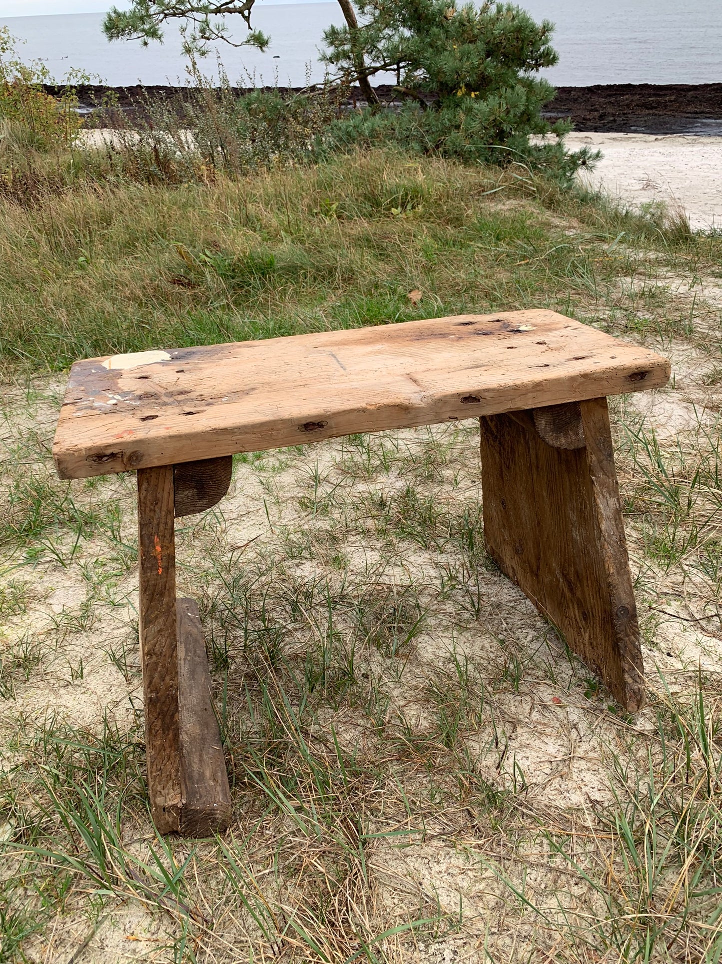 Hocker mit viel Patina