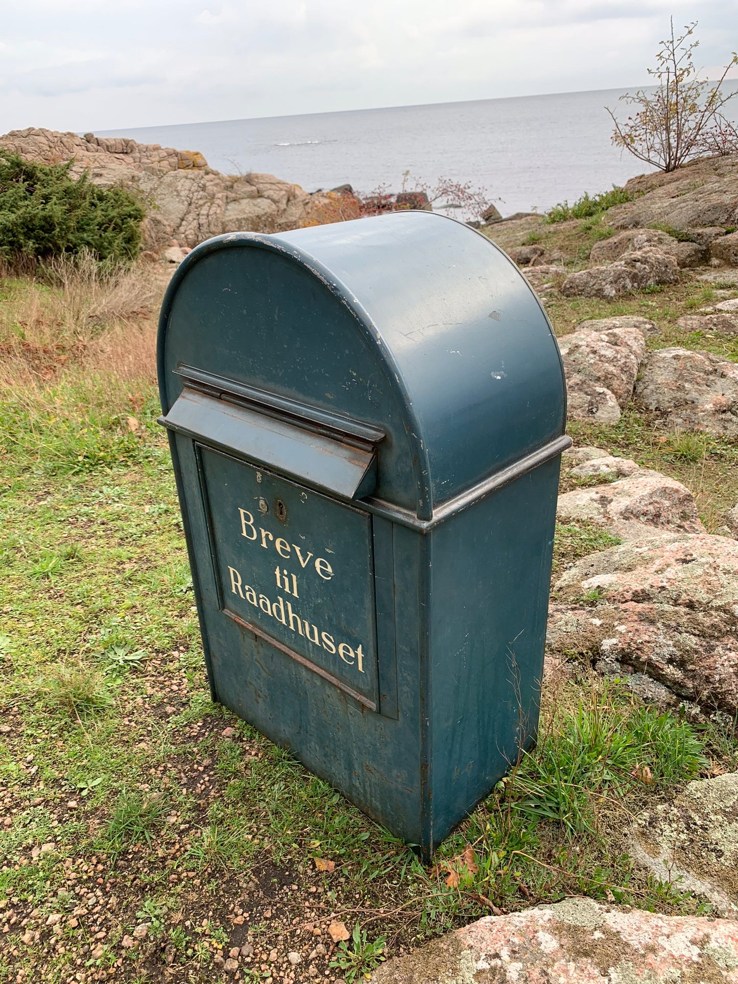 Briefkasten im bekannten Design