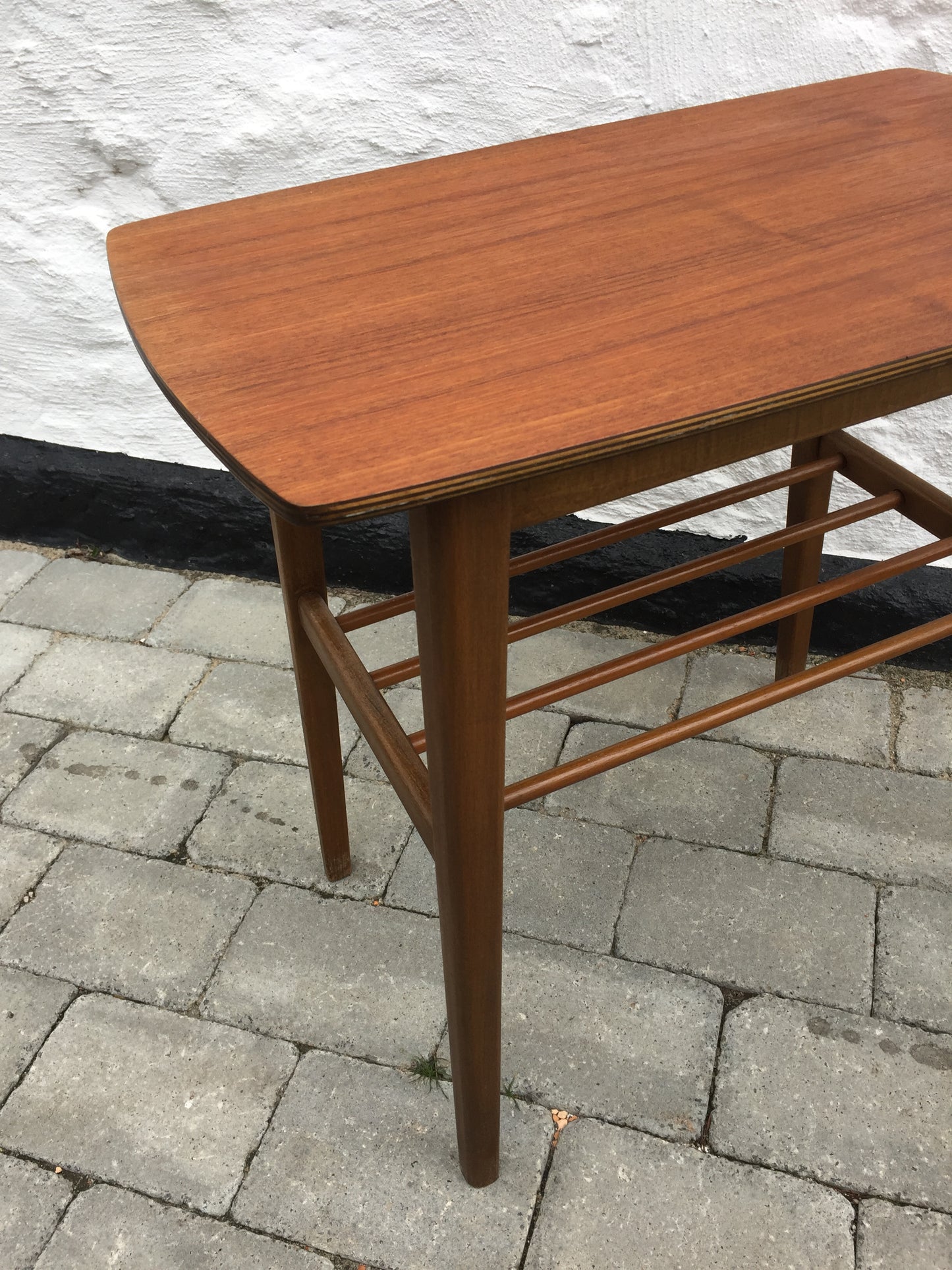 Schöner kleiner Tisch