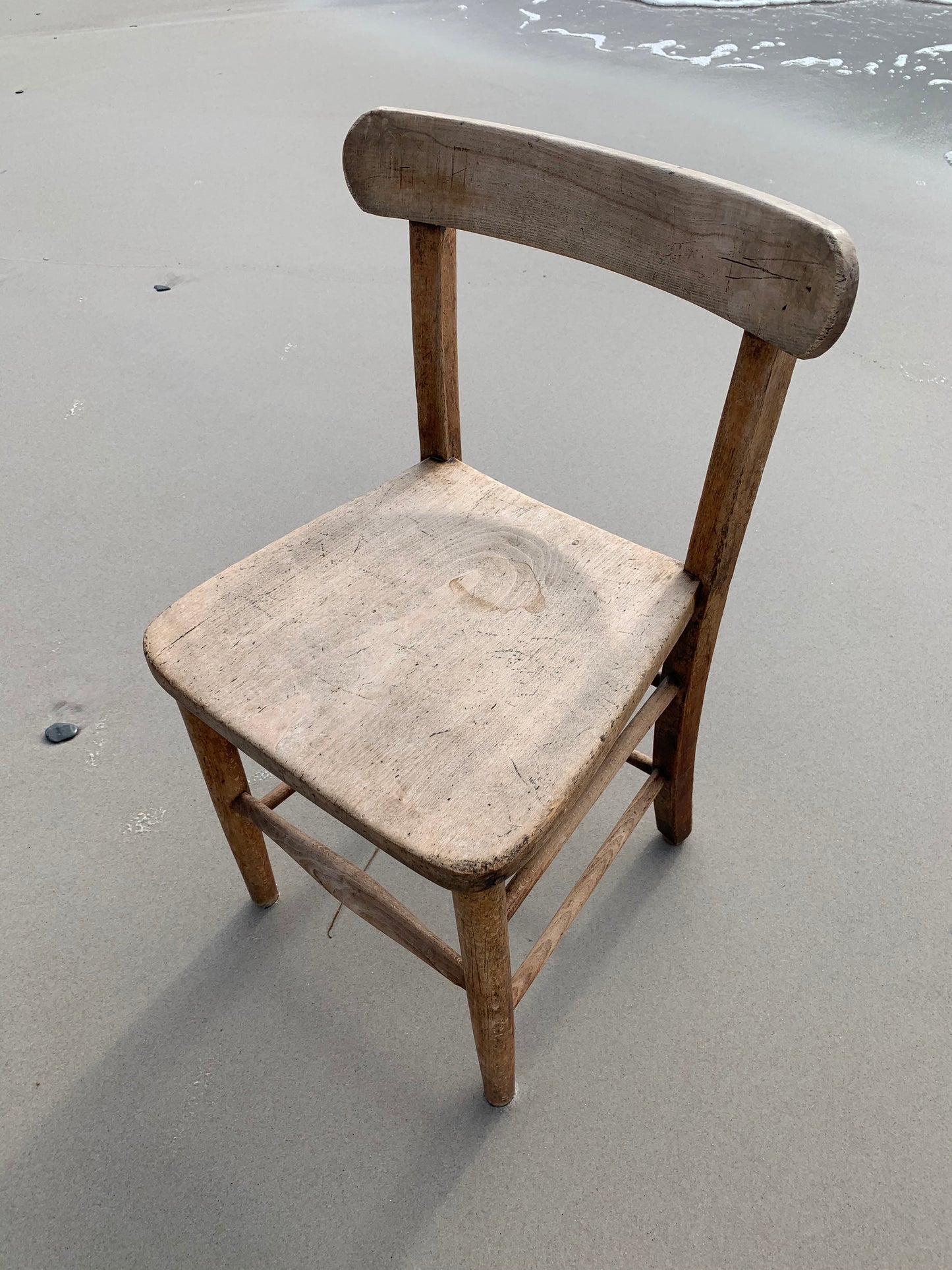 Kinderstuhl mit einer selten gesehenen köstlichen Patina
