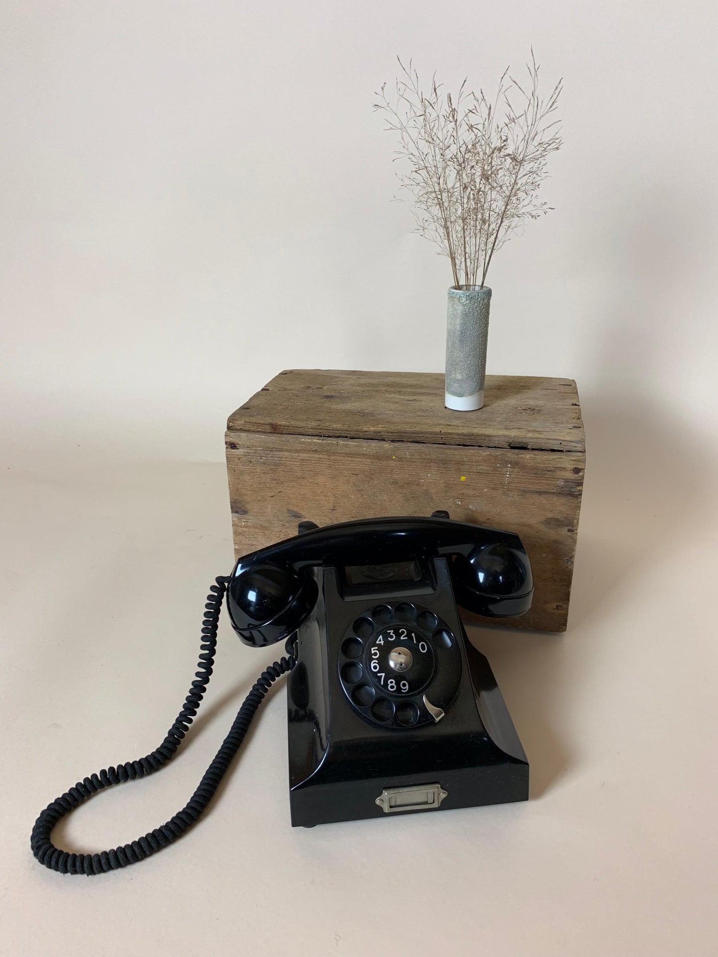 Altes Telefon aus Bakelit