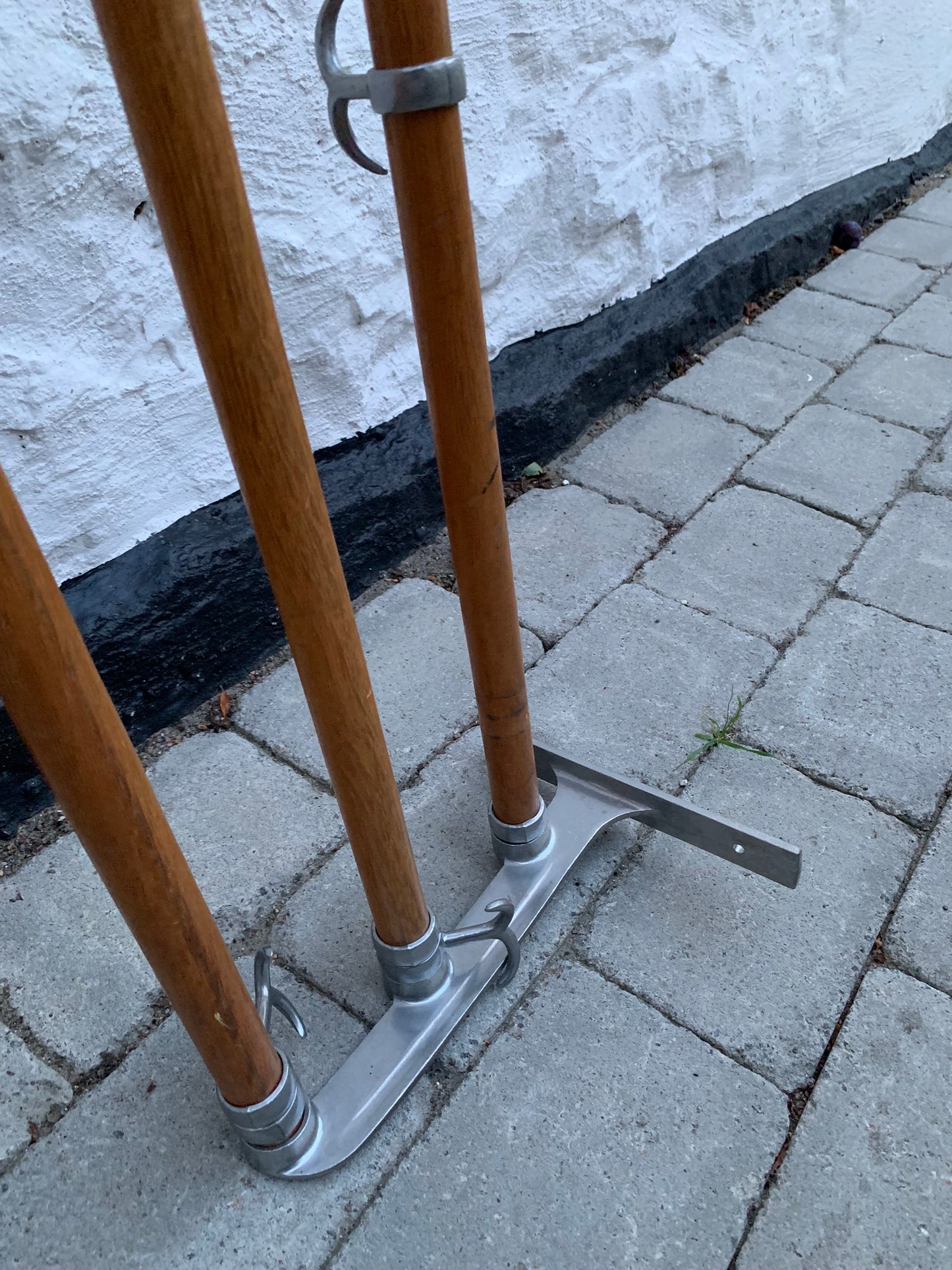 Schönes altes Hutregal