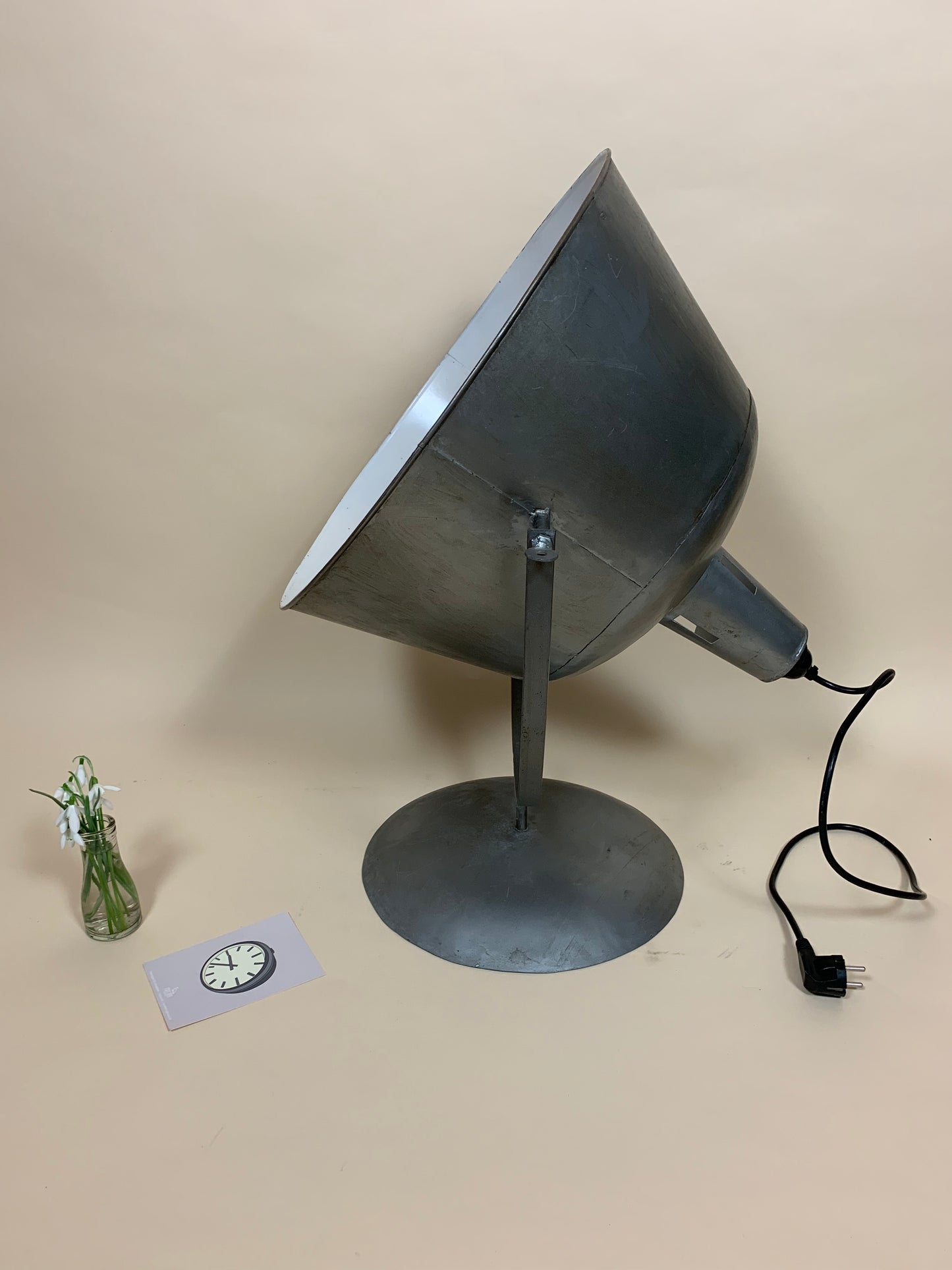 Große industrielle Stehlampe
