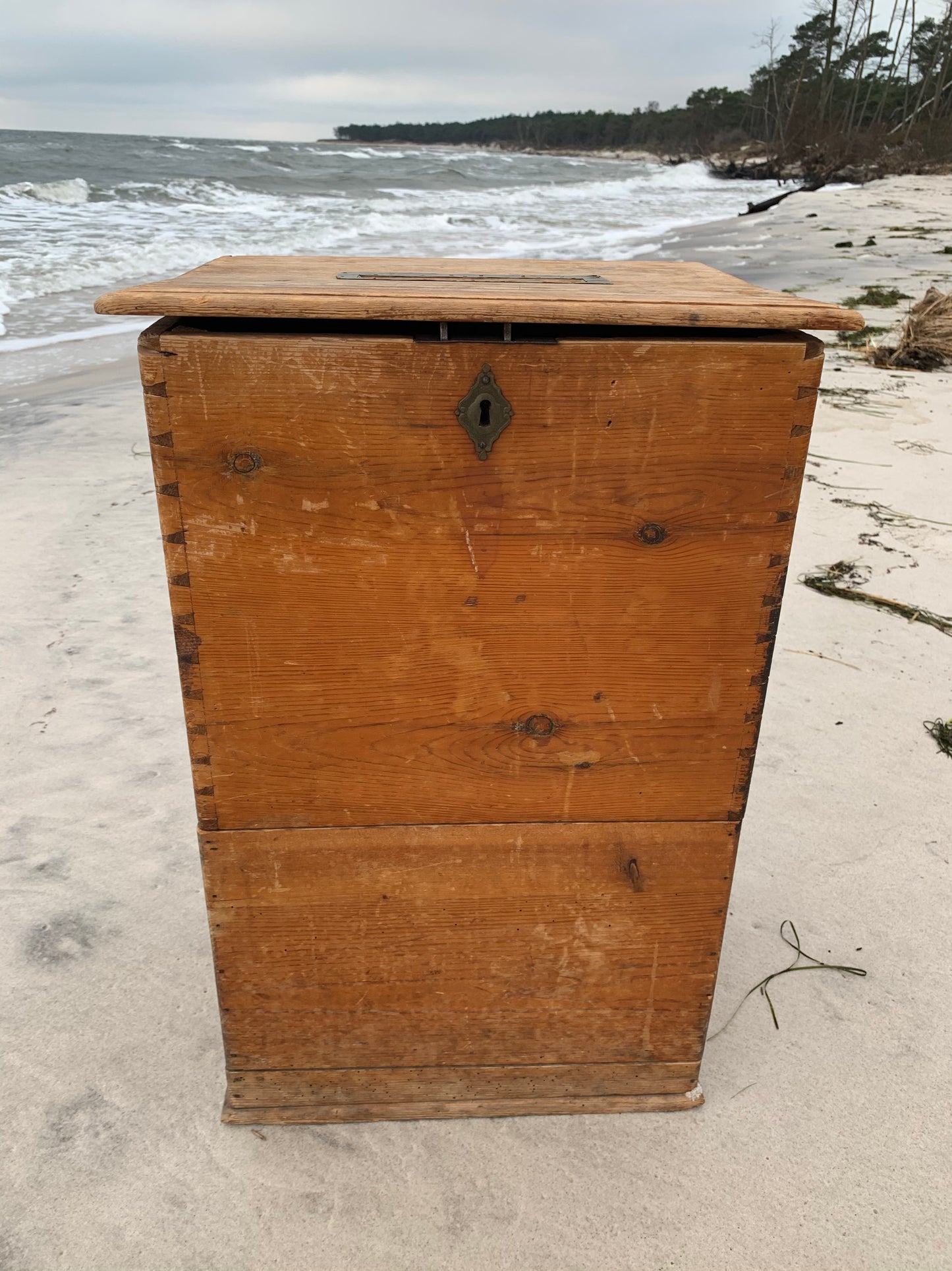 Lustige alte Wahlurne aus Bornholm