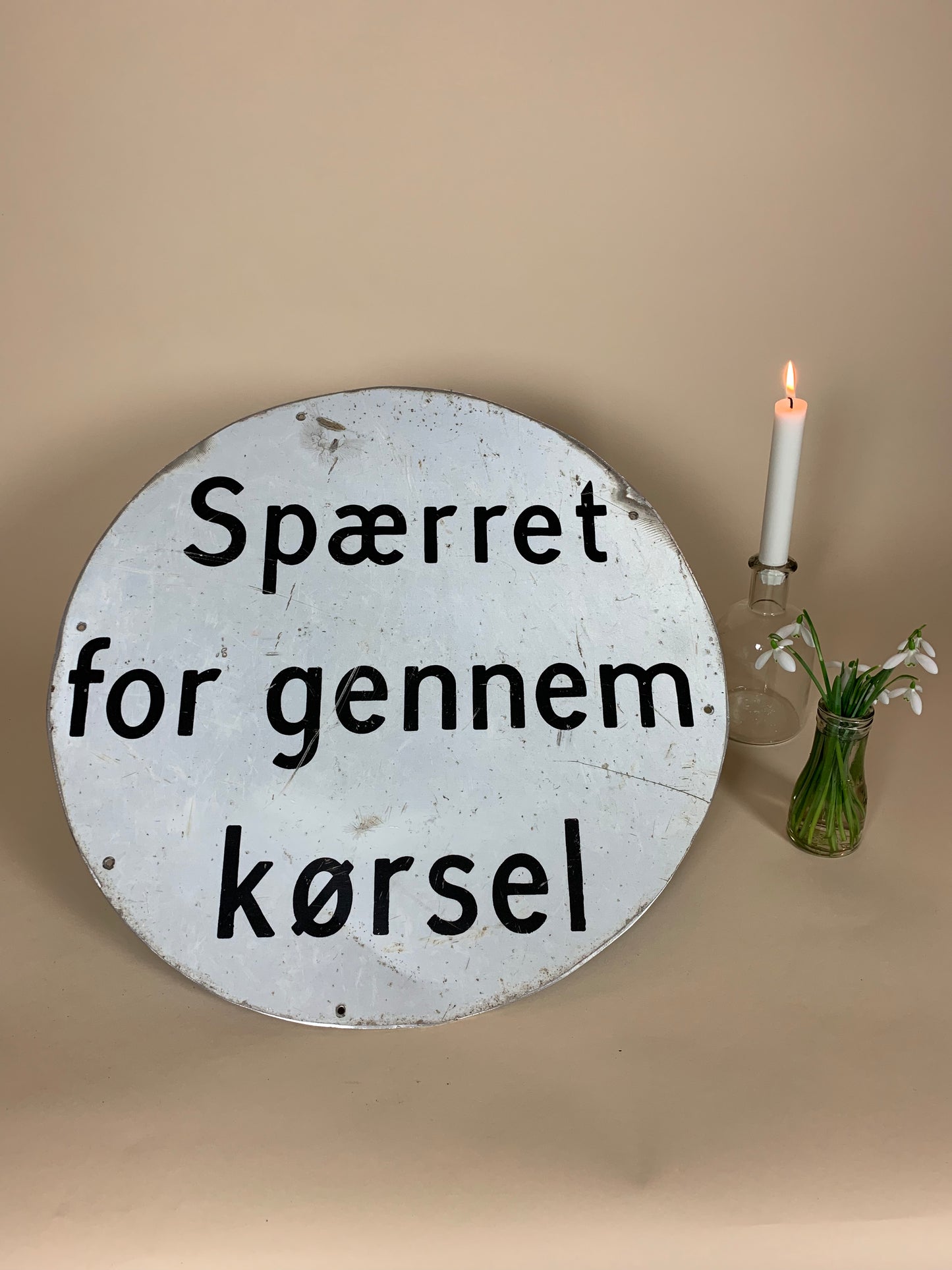 Rundes Schild - Für den Verkehr gesperrt