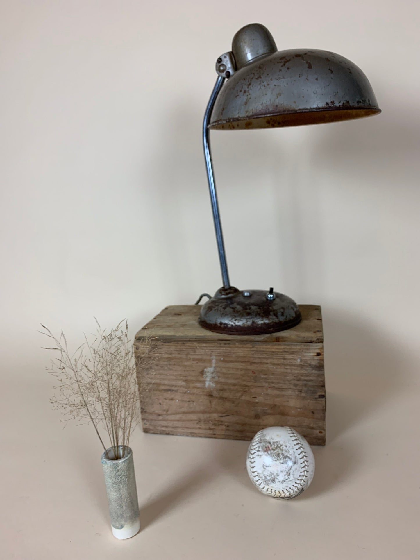 Helo Tischlampe mit viel schöner Patina