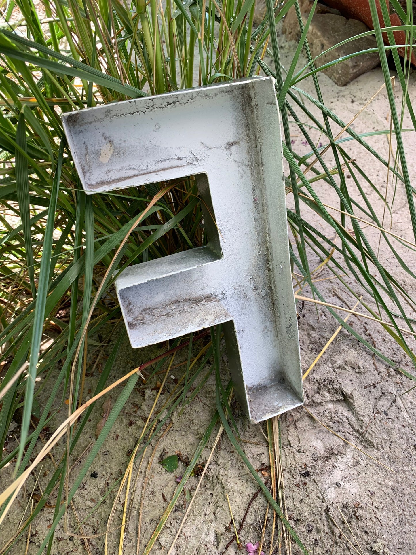 Buchstabe F
