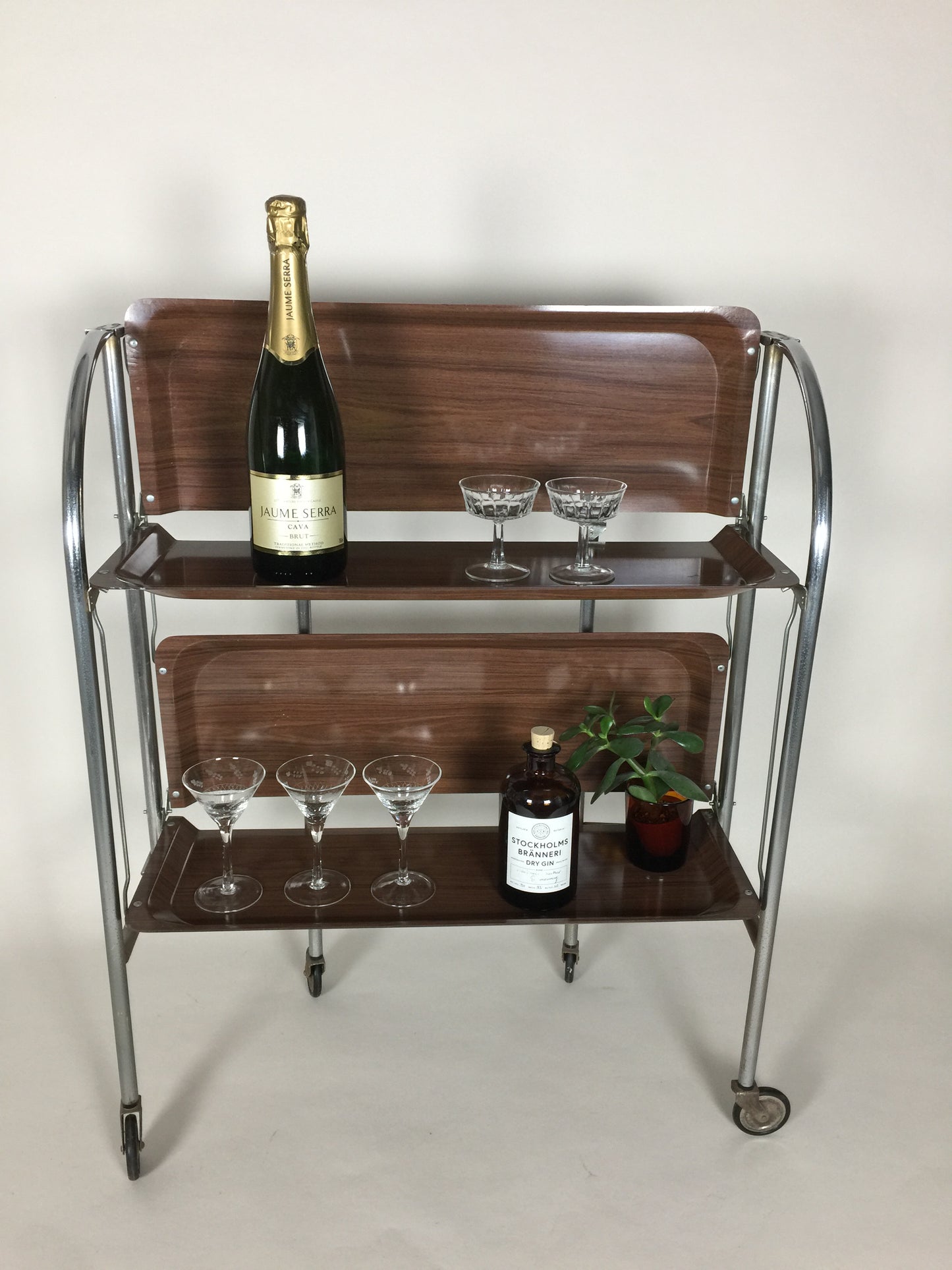 Bartisch oder Barwagen aus einem alten Zug