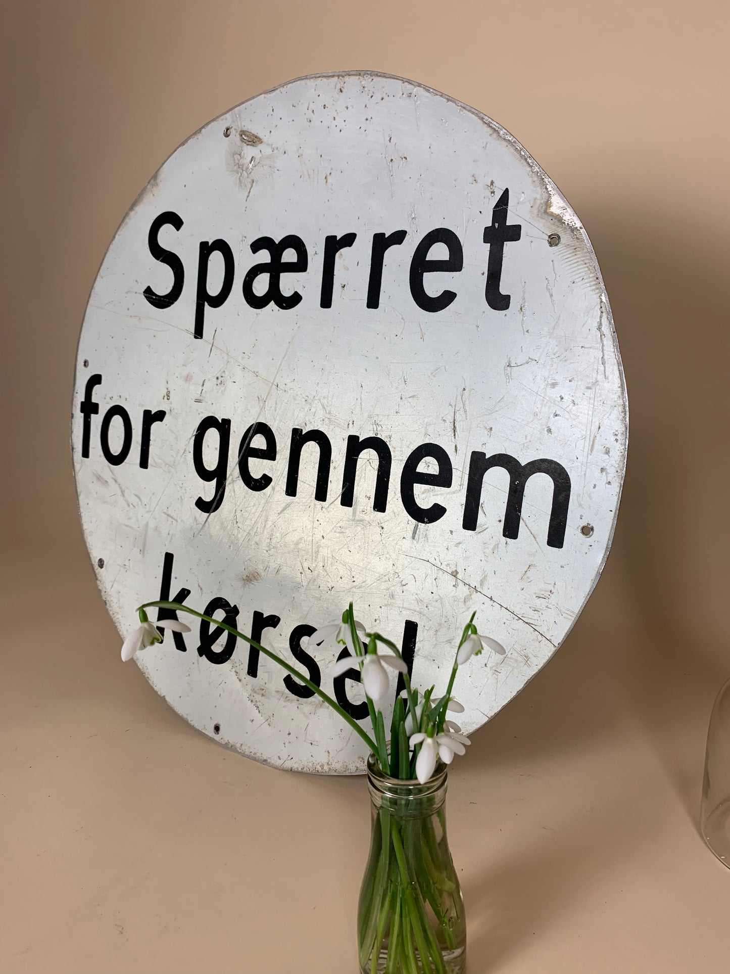 Rundes Schild - Für den Verkehr gesperrt