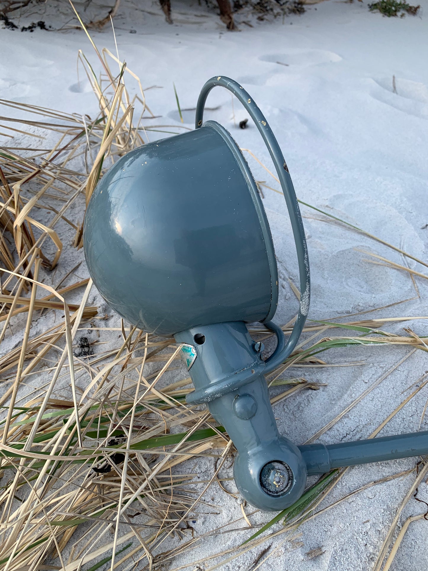 Jieldé Wandleuchte in Grau mit viel Patina
