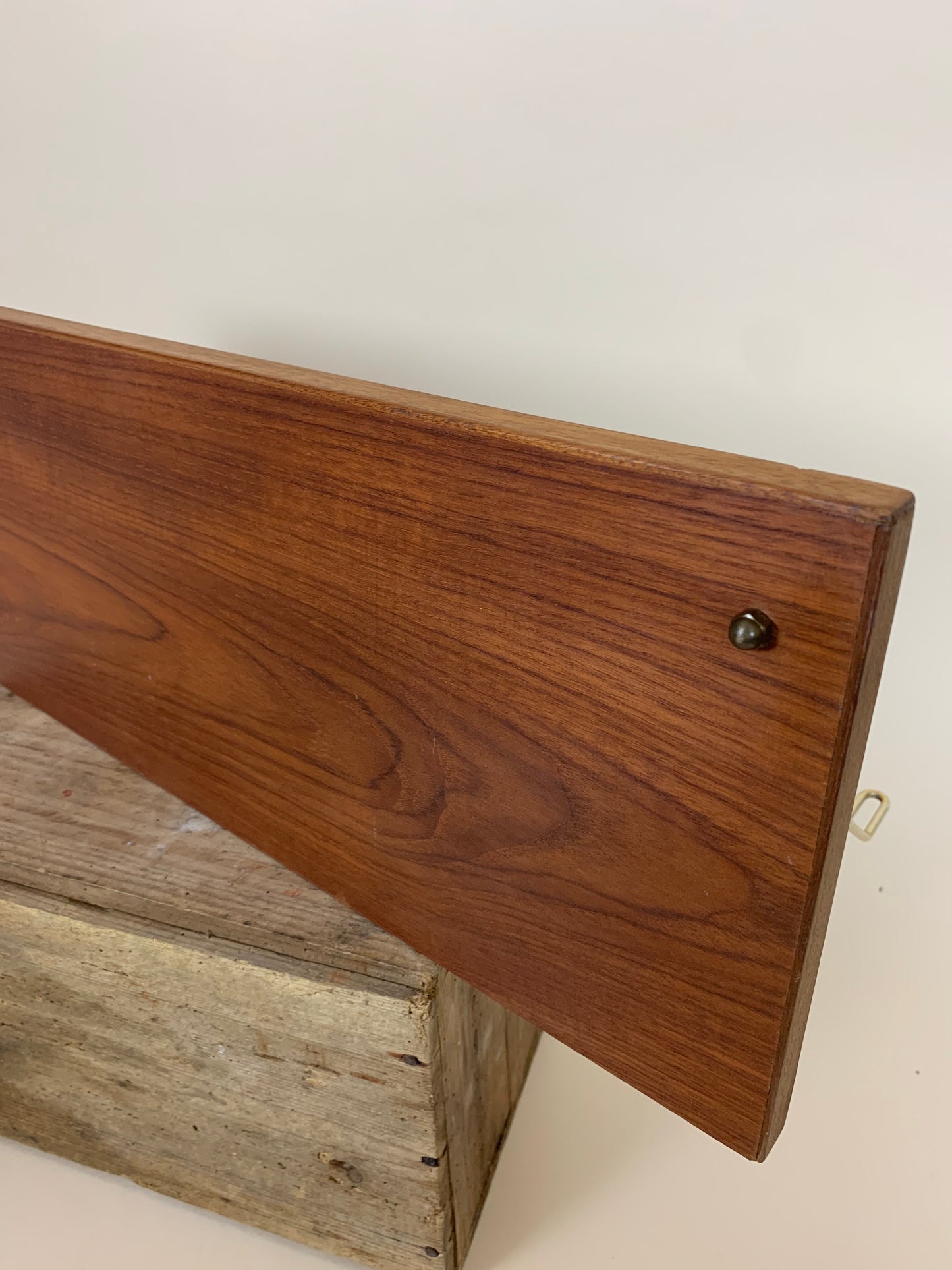 Regal aus Teakholz