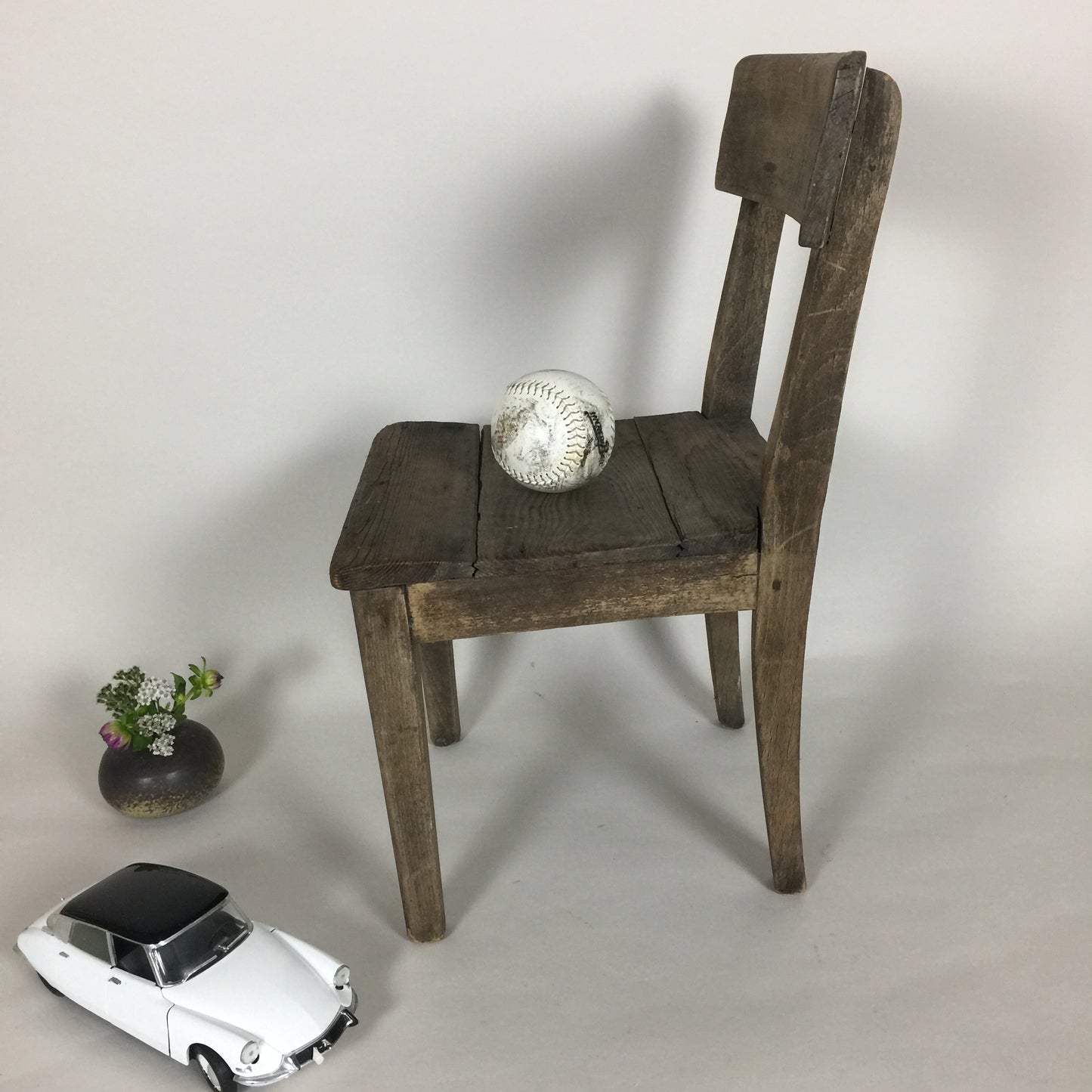 Sehr schöner Kinderstuhl aus Holz