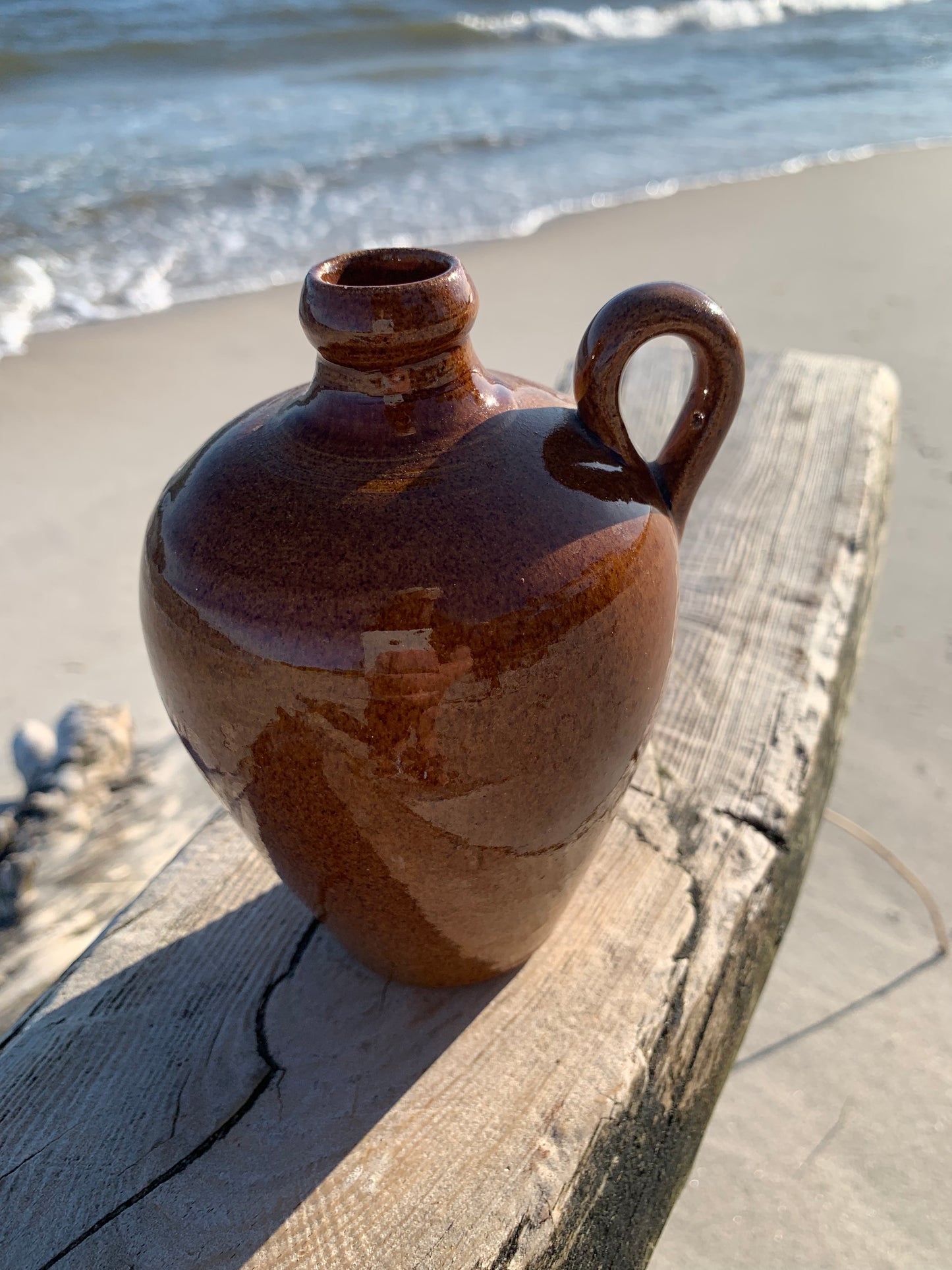 Keramikvase mit Henkel