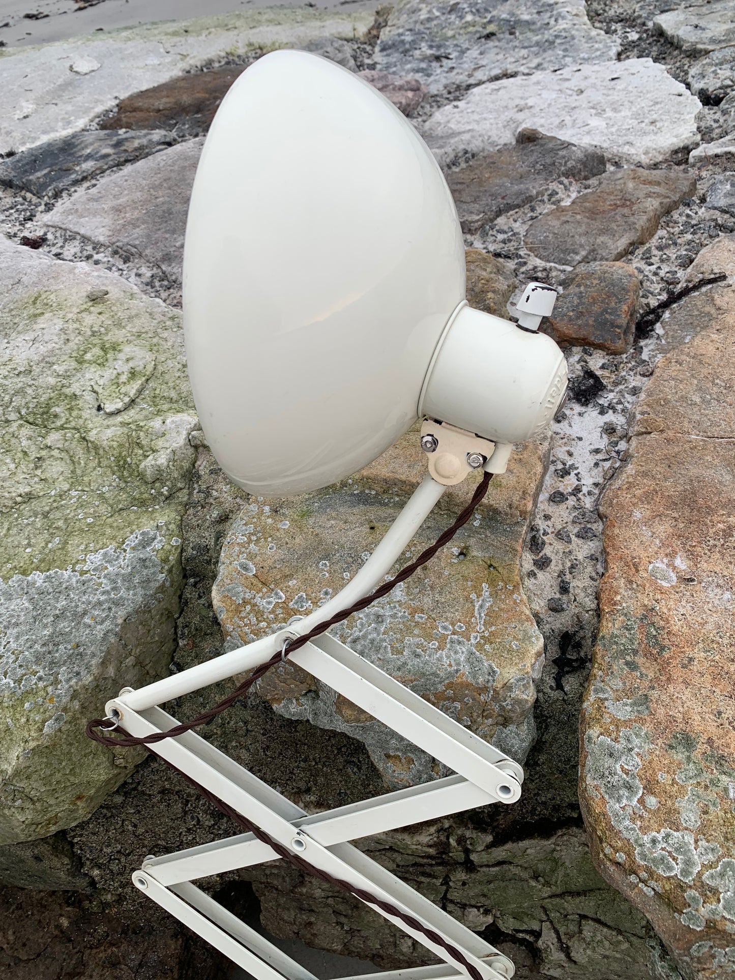 Kaiser Idell 6614 - Original Creme (das große Modell)