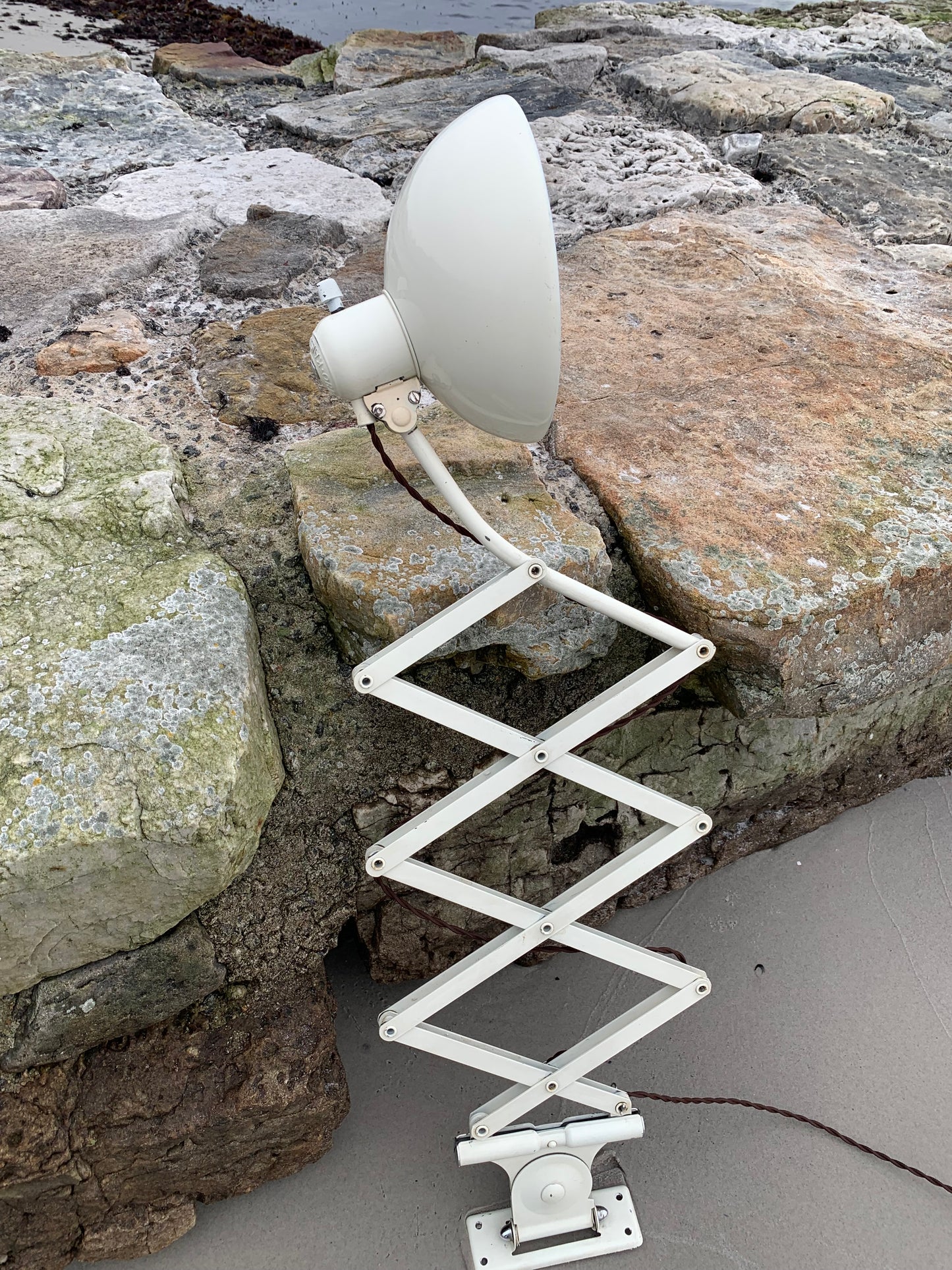 Kaiser Idell 6614 - Original Creme (das große Modell)