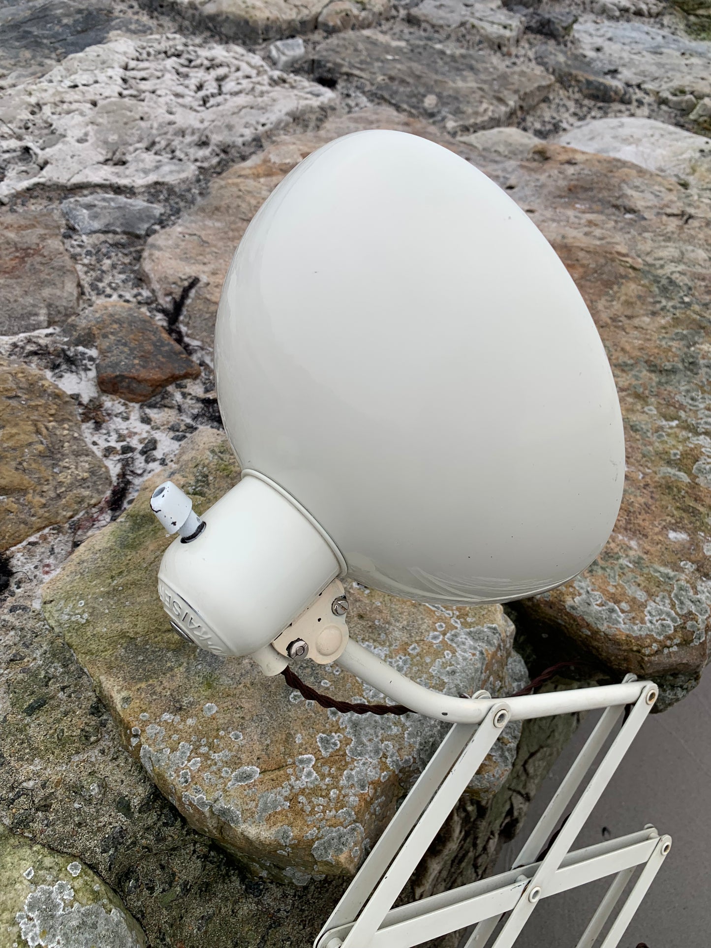 Kaiser Idell 6614 - Original Creme (das große Modell)