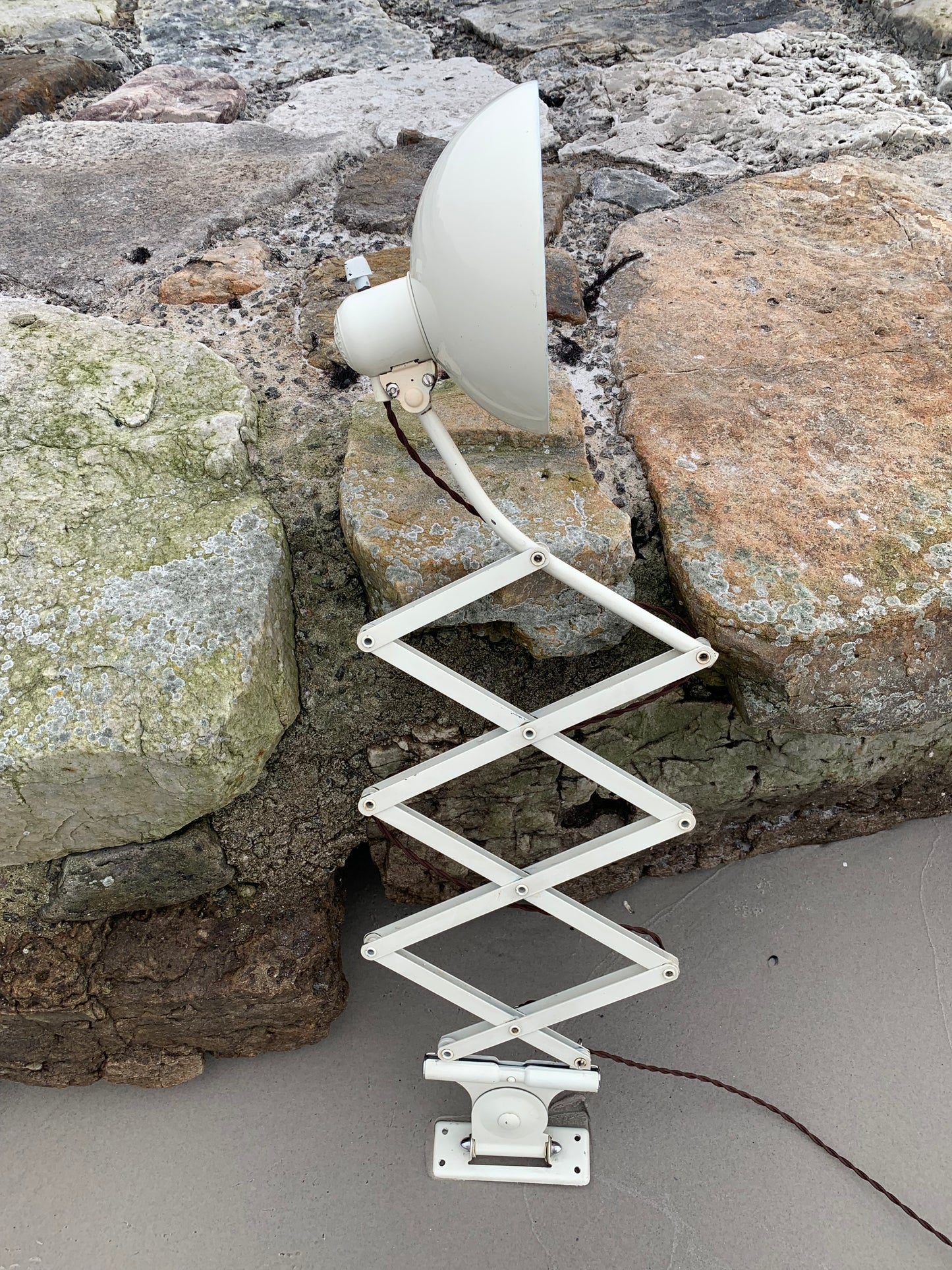 Kaiser Idell 6614 - Original Creme (das große Modell)