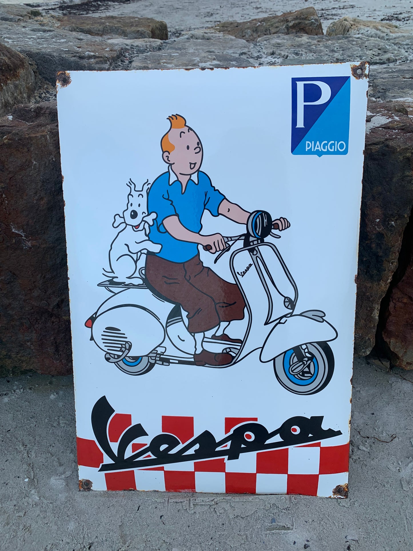 Tim und Vespa-Schild