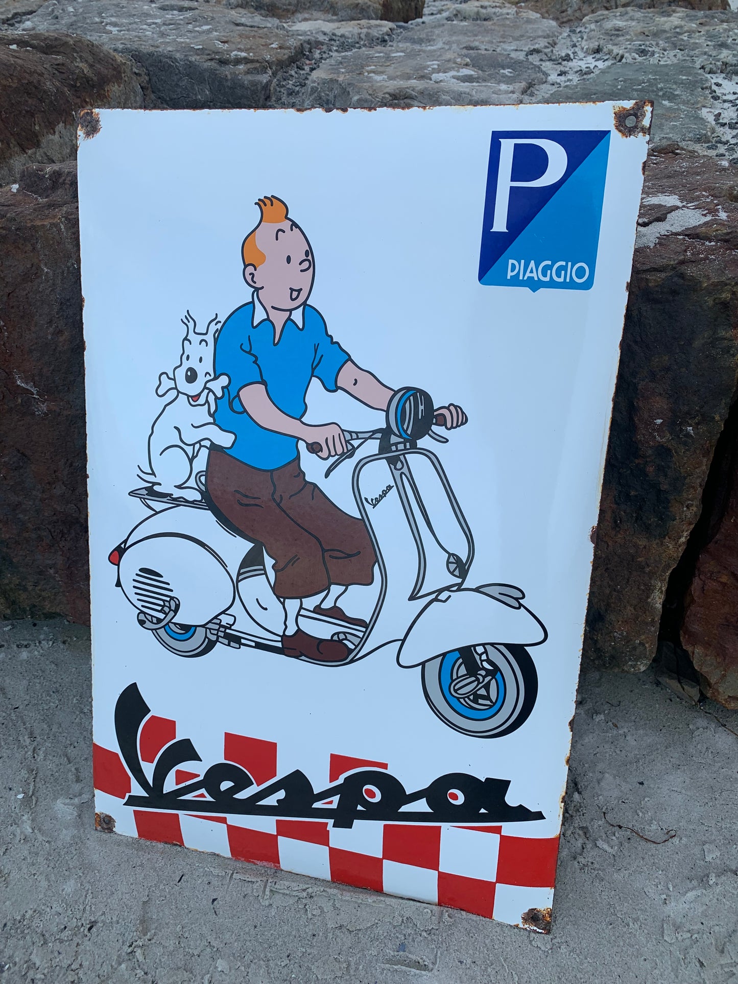 Tim und Vespa-Schild