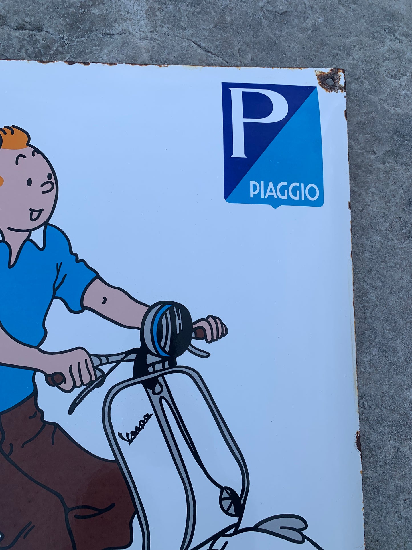 Tim und Vespa-Schild