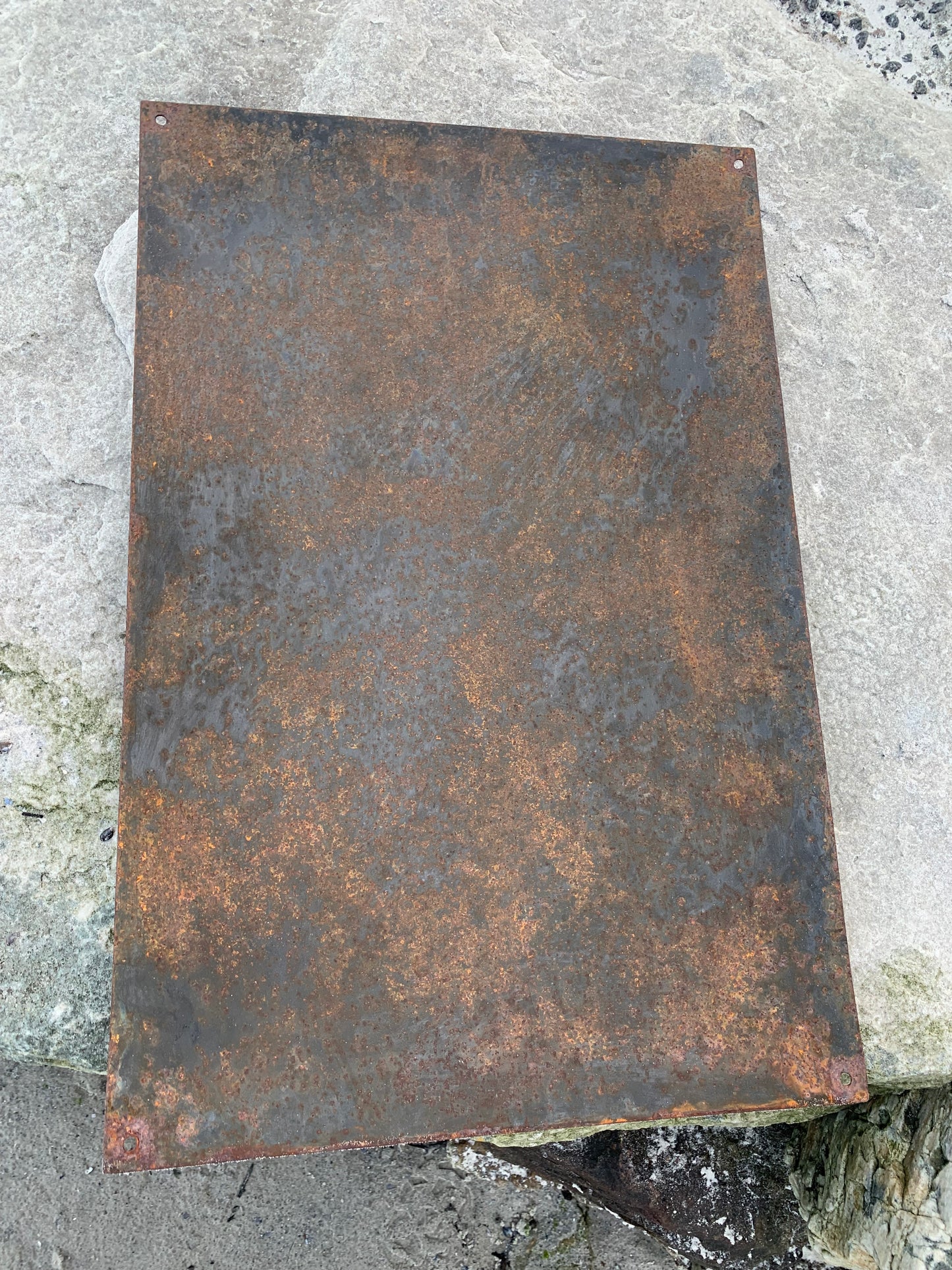 Tim und Vespa-Schild