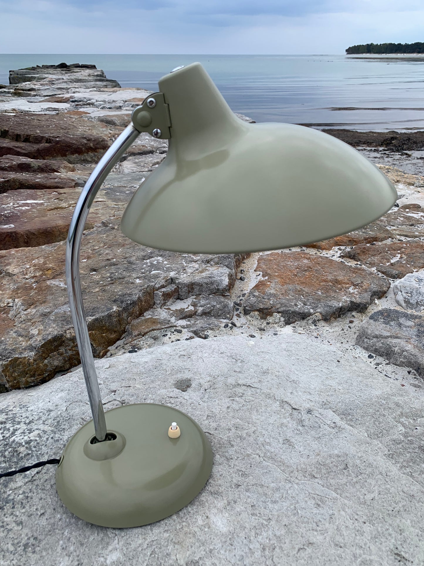 Kaiser Idell 6786 - Grün
