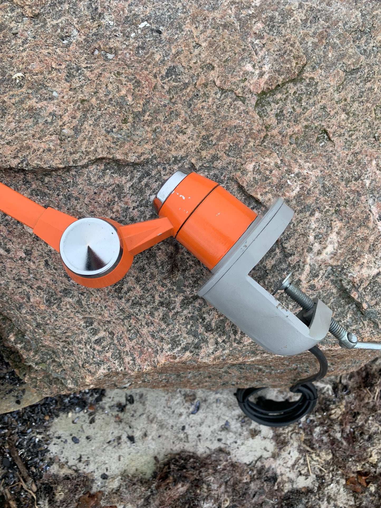 Jieldé-Lampe mit Tischhalterung